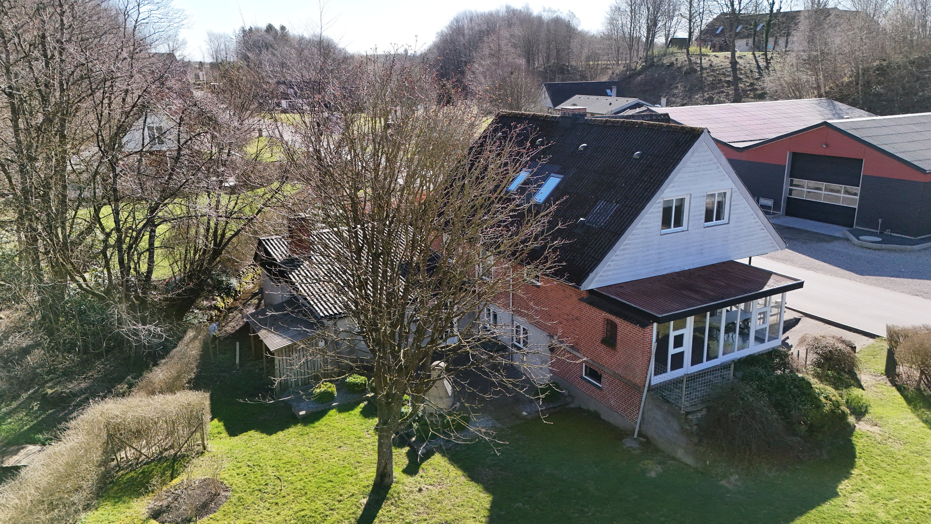 Fremhævet drone billede i fuldskærmstilstand. Billede af Snæbumvej 47, Snæbum, 9500 Hobro