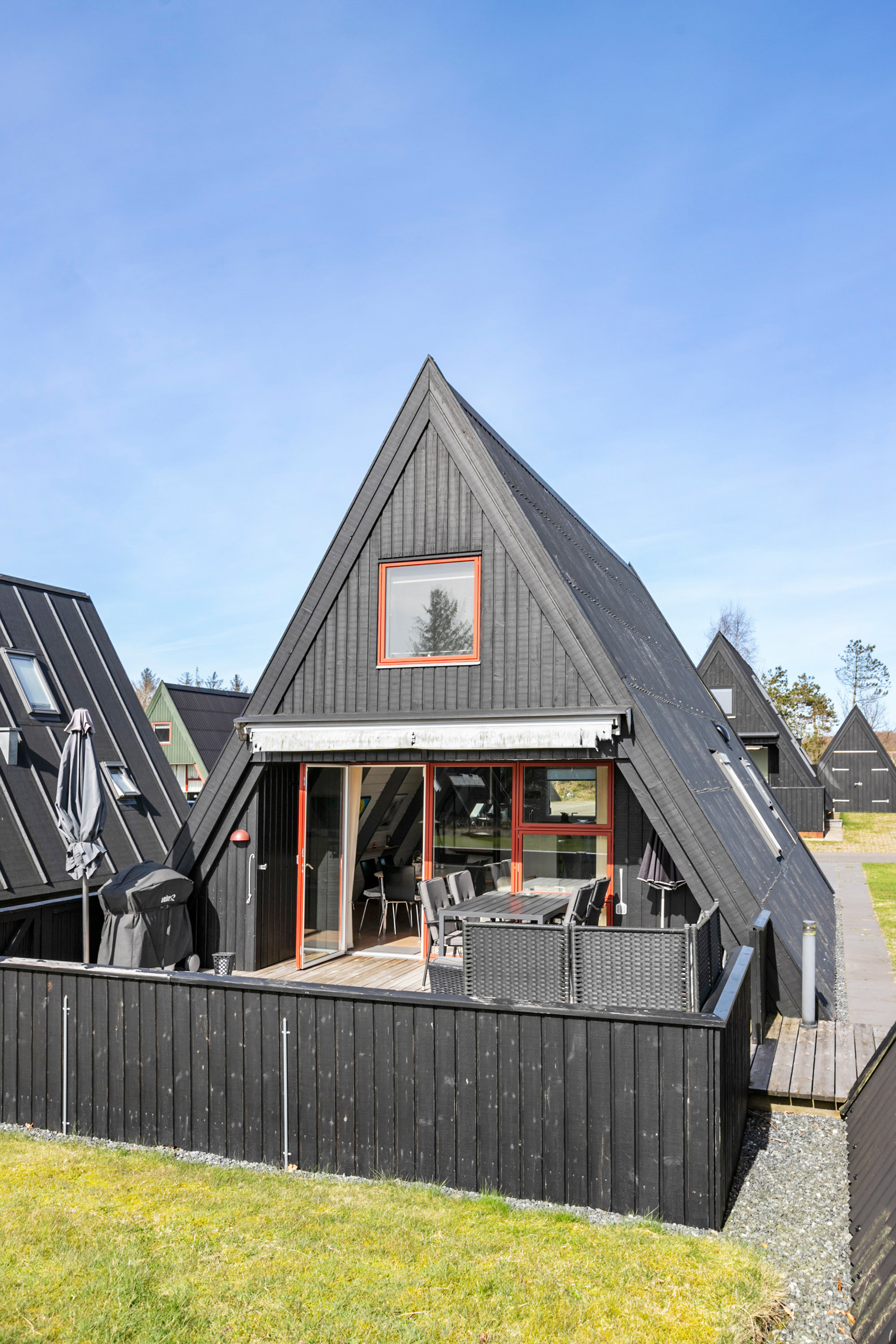 Fremhævet facade billede i fuldskærmstilstand. Billede af Golfsvinget 279, Gatten, 9640 Farsø