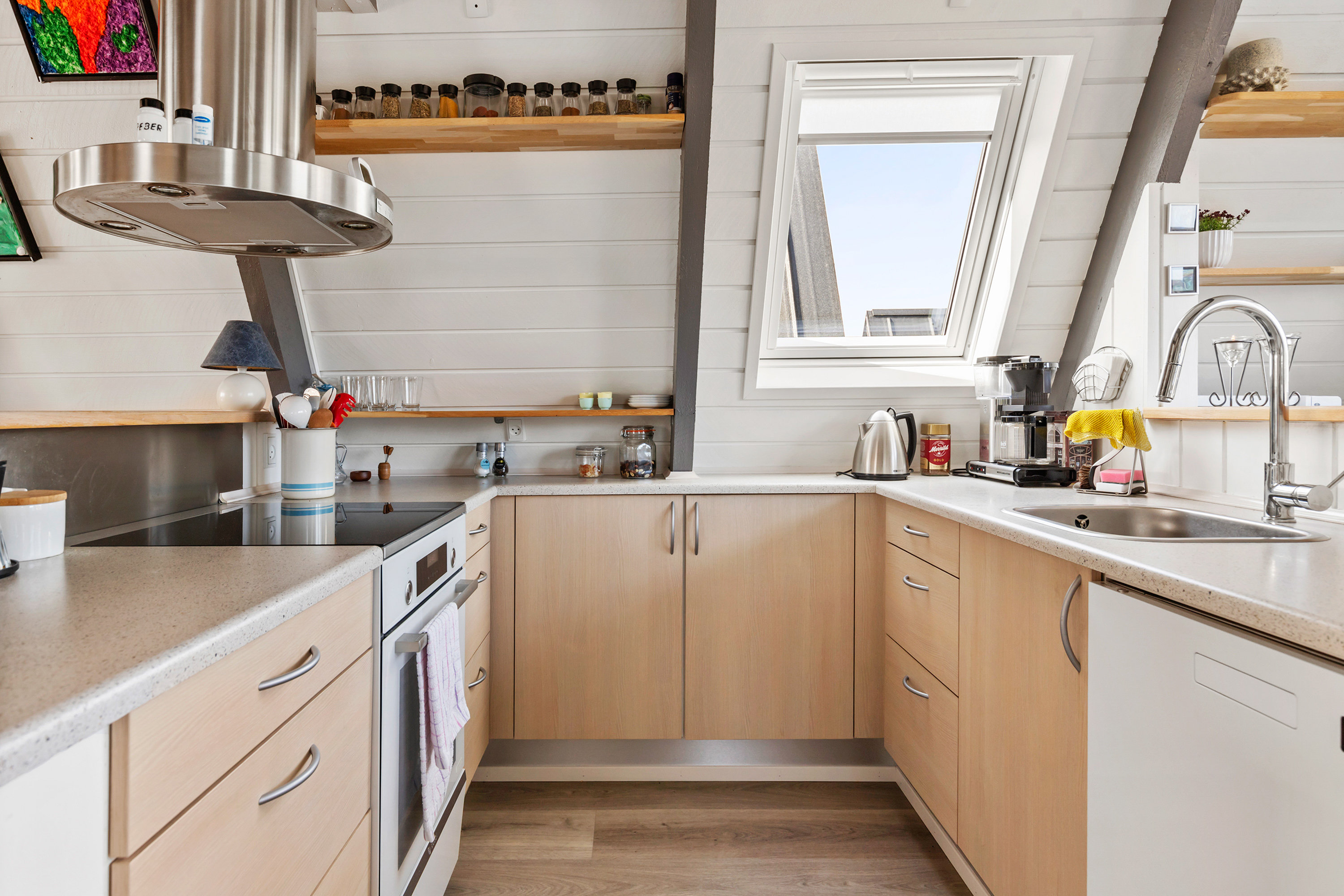 Fremhævet køkken billede i fuldskærmstilstand. Billede af Golfsvinget 279, Gatten, 9640 Farsø