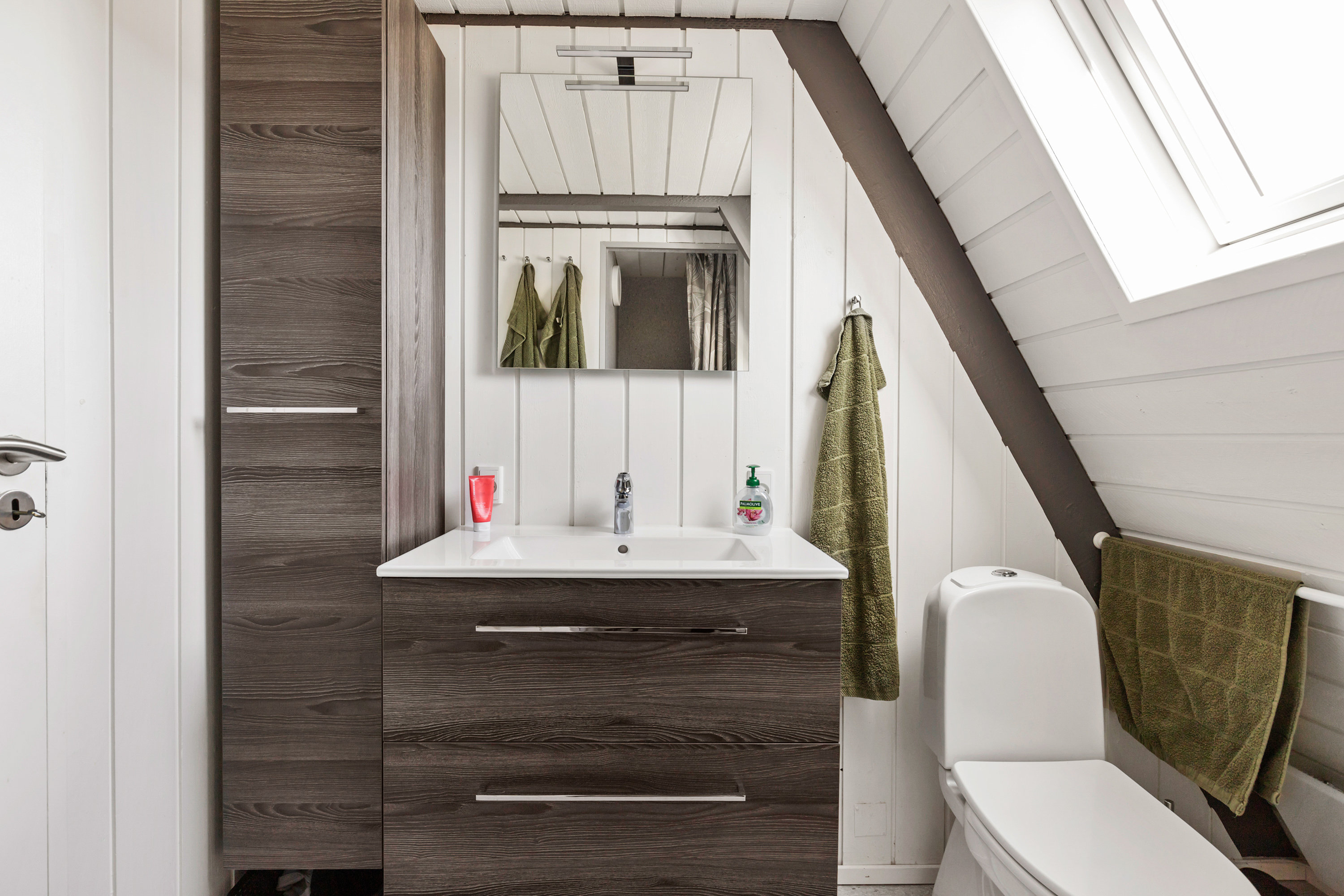 Fremhævet badeværelse billede i fuldskærmstilstand. Billede af Golfsvinget 279, Gatten, 9640 Farsø