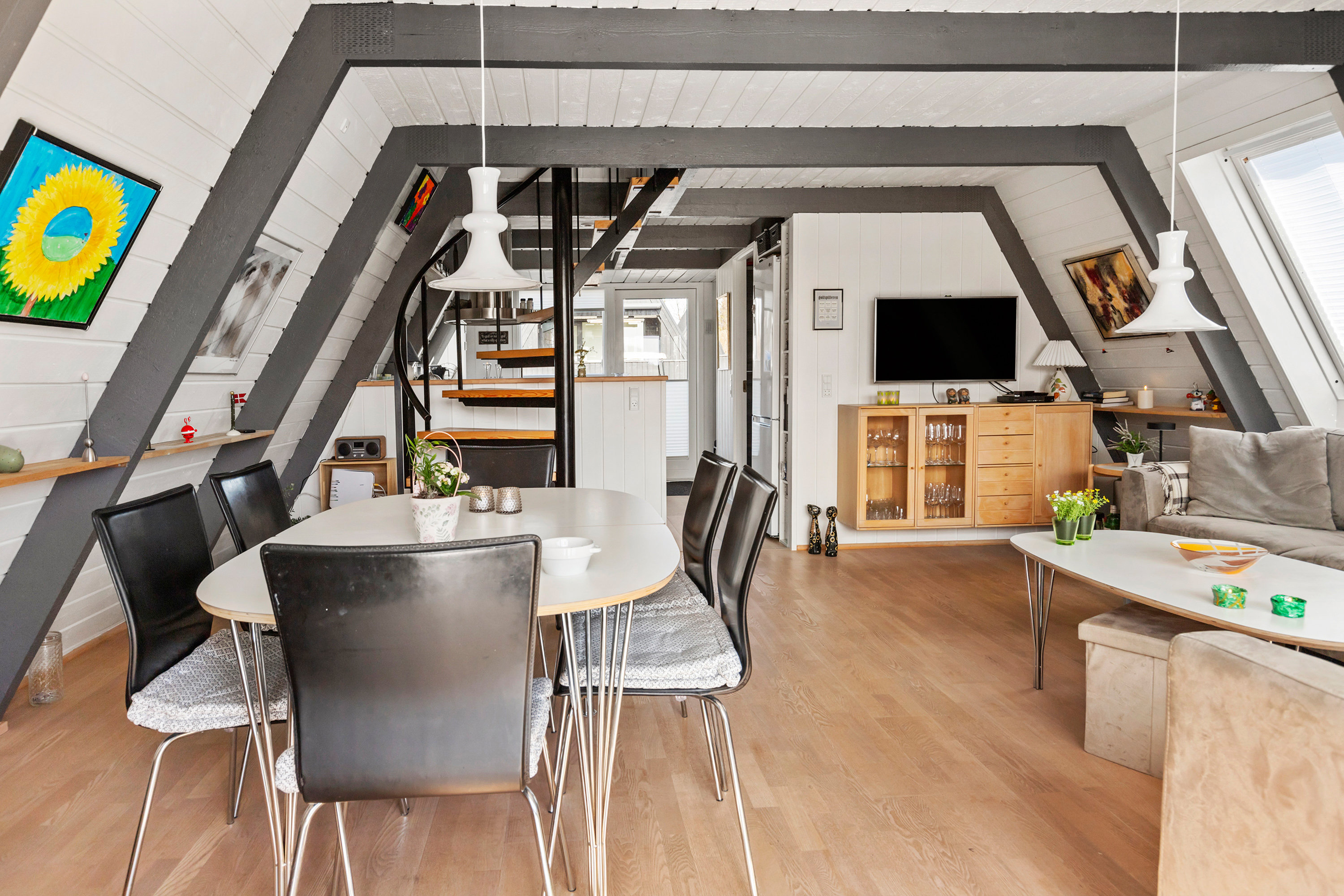 Fremhævet stue billede i fuldskærmstilstand. Billede af Golfsvinget 279, Gatten, 9640 Farsø