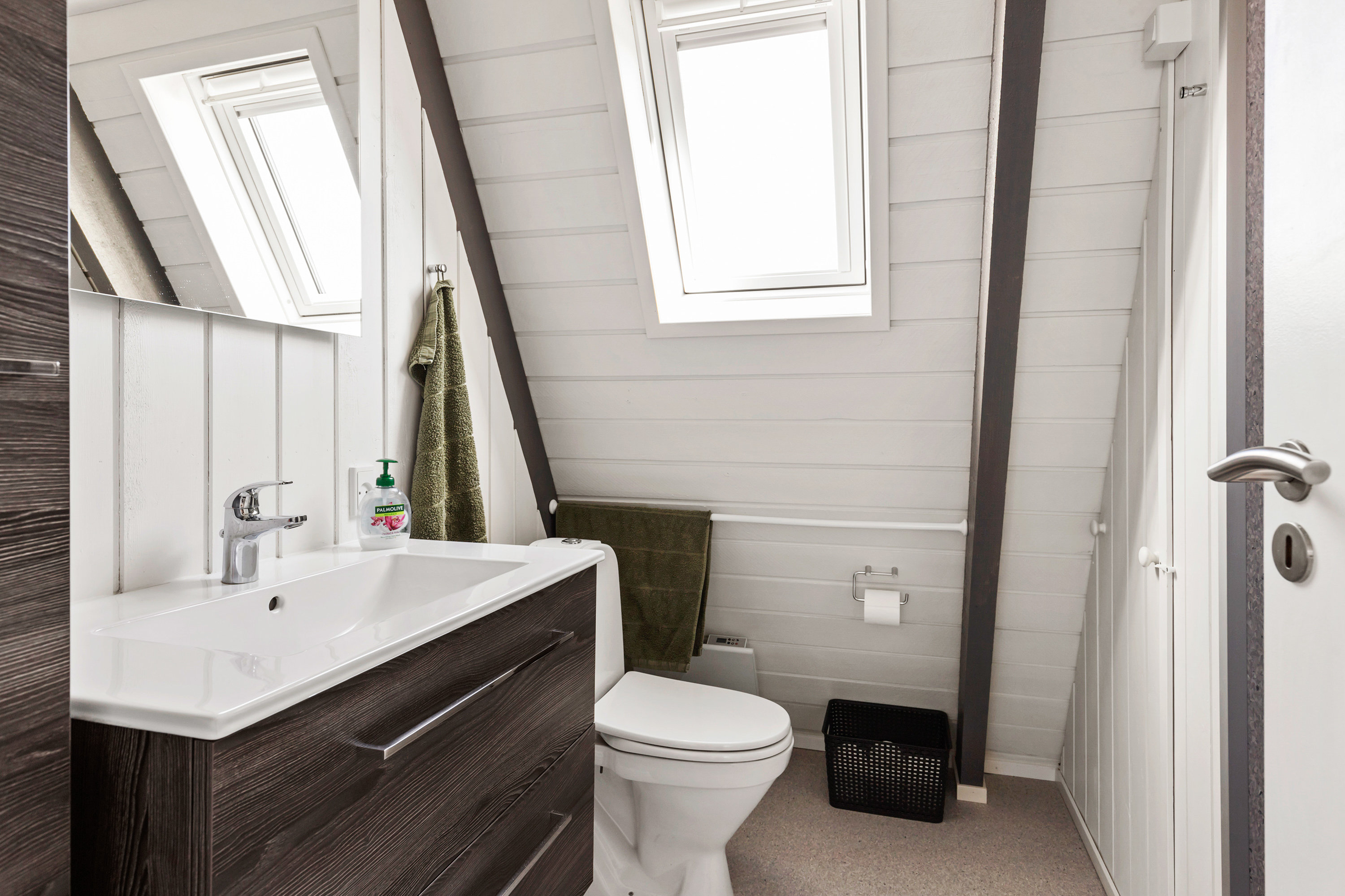 Fremhævet badeværelse billede i fuldskærmstilstand. Billede af Golfsvinget 279, Gatten, 9640 Farsø