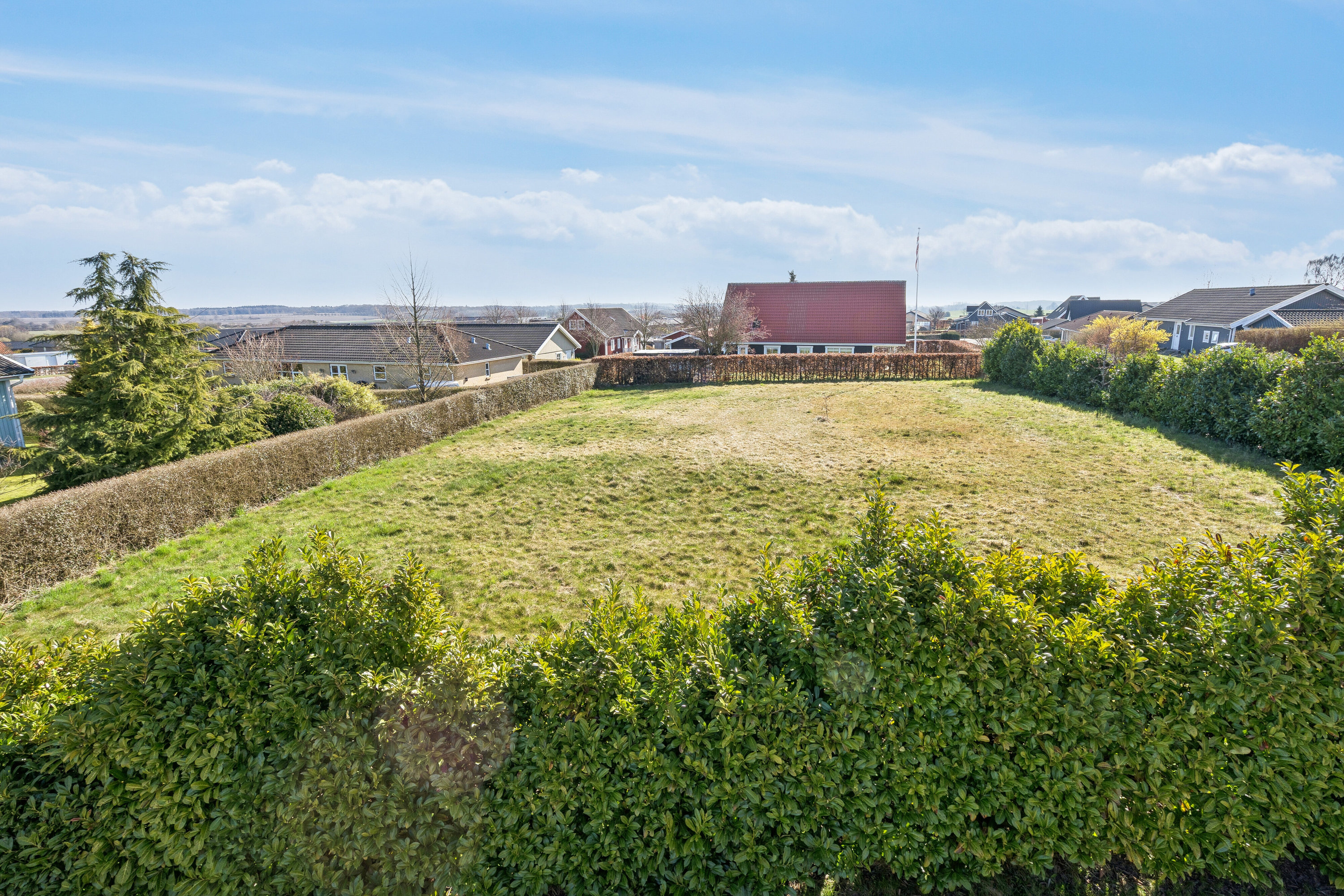 Fremhævet set fra haven billede i fuldskærmstilstand. Billede af Elmevej 7, 4683 Rønnede