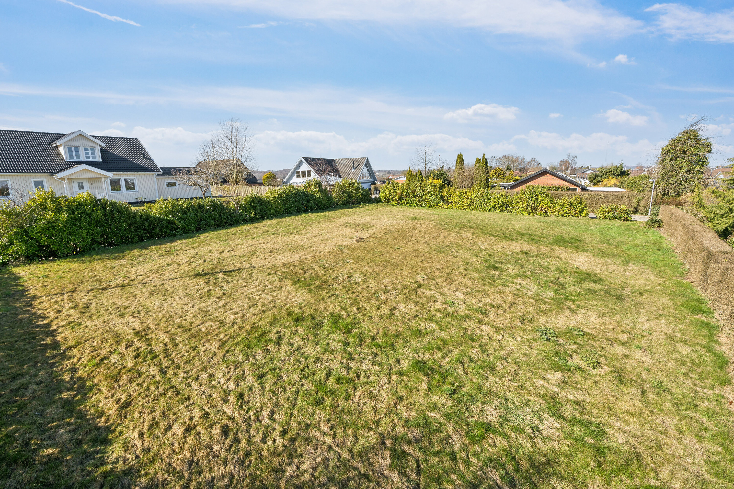 Fremhævet set fra haven billede i fuldskærmstilstand. Billede af Elmevej 7, 4683 Rønnede