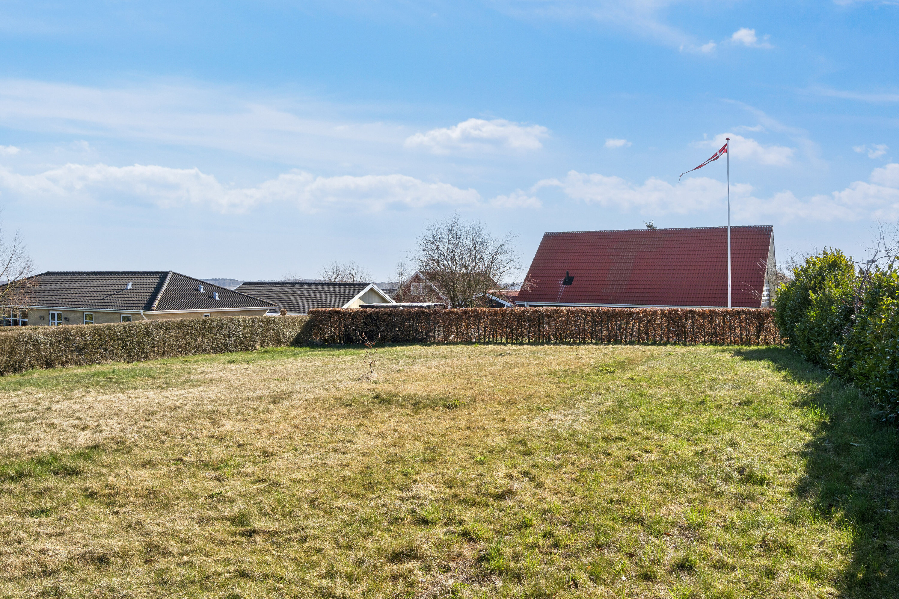 Fremhævet set fra haven billede i fuldskærmstilstand. Billede af Elmevej 7, 4683 Rønnede