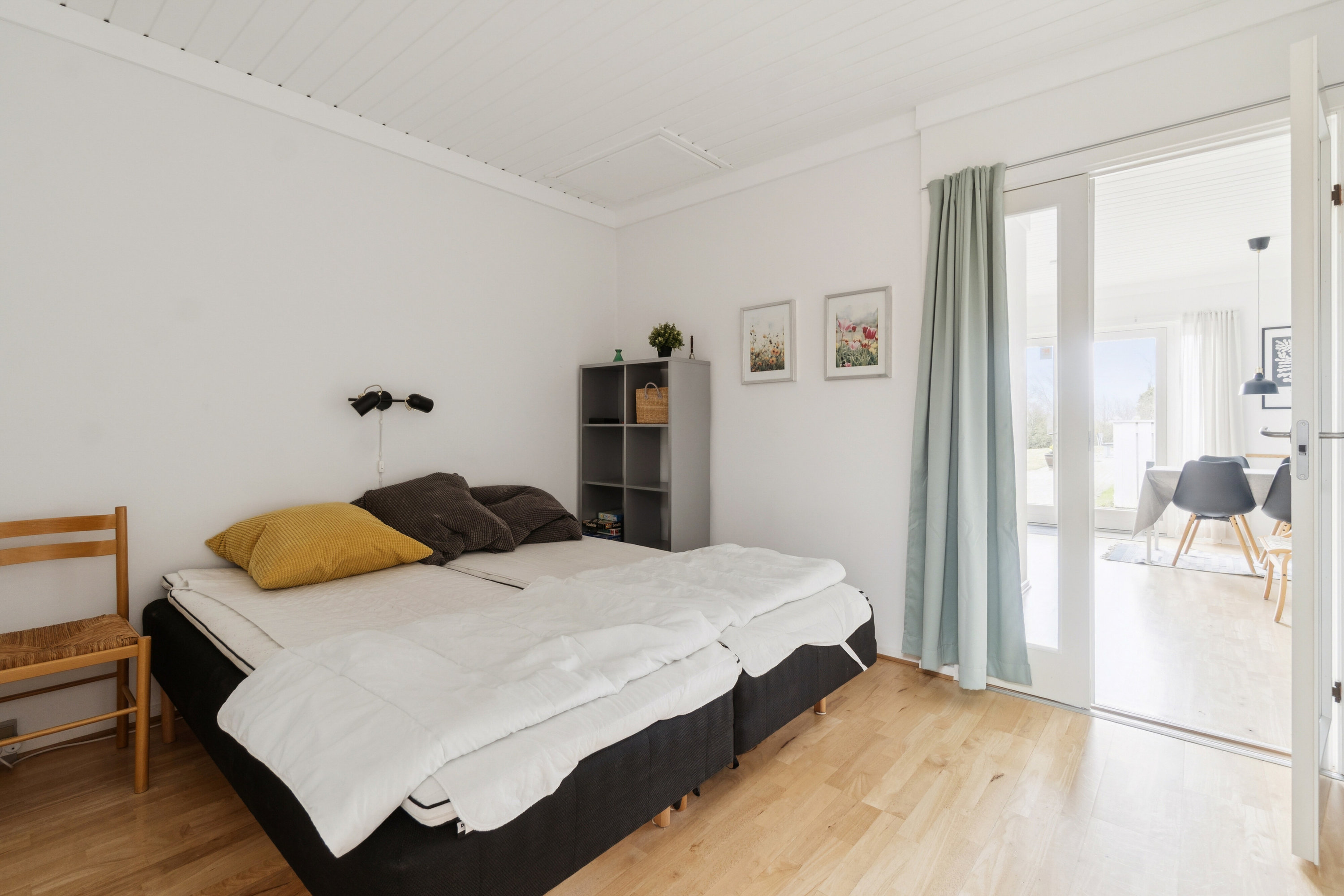 Fremhævet soveværelse billede i fuldskærmstilstand. Billede af Haregade 14, 7., Aakirkeby, 3720 Aakirkeby