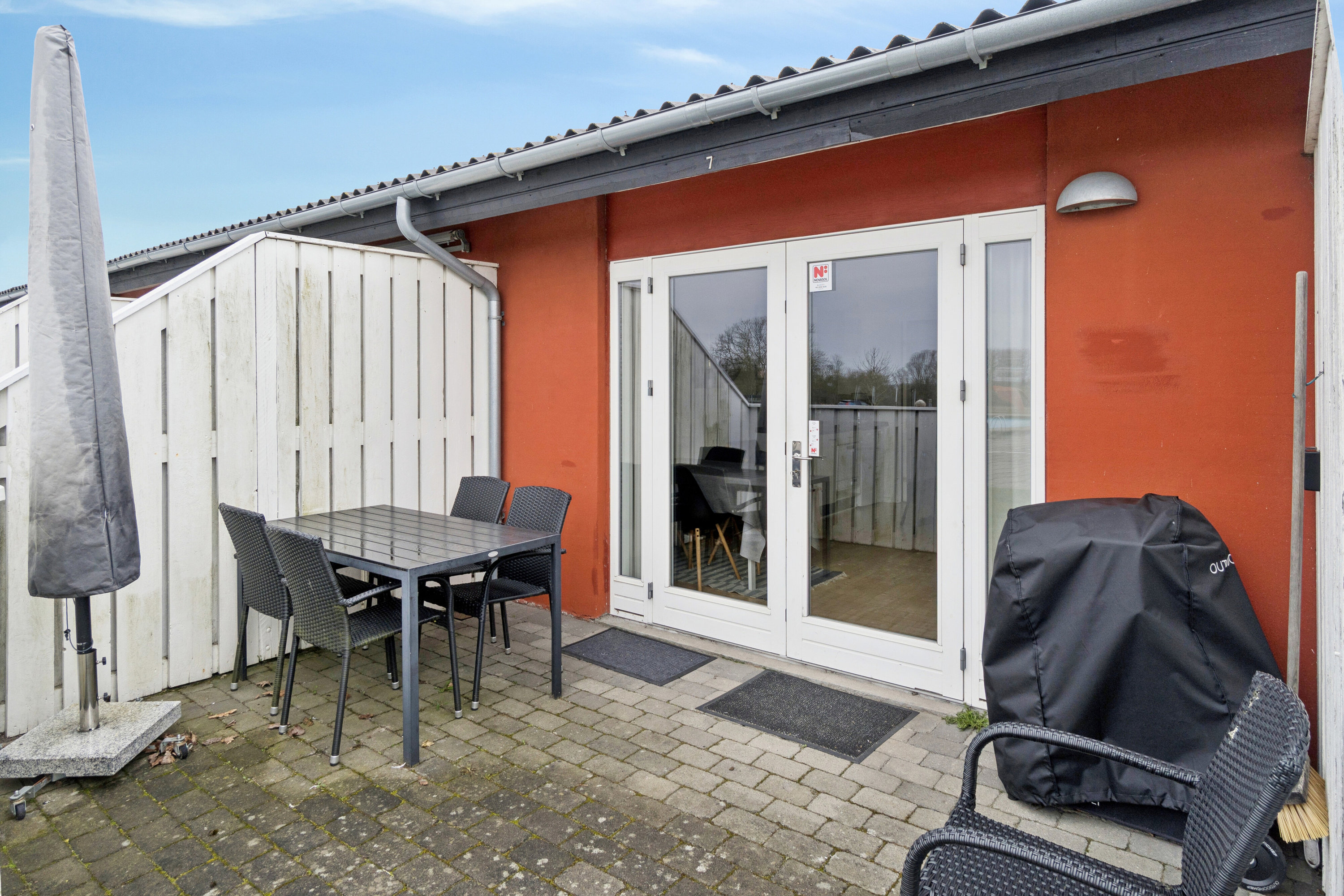 Fremhævet terrasse billede i fuldskærmstilstand. Billede af Haregade 14, 7., Aakirkeby, 3720 Aakirkeby