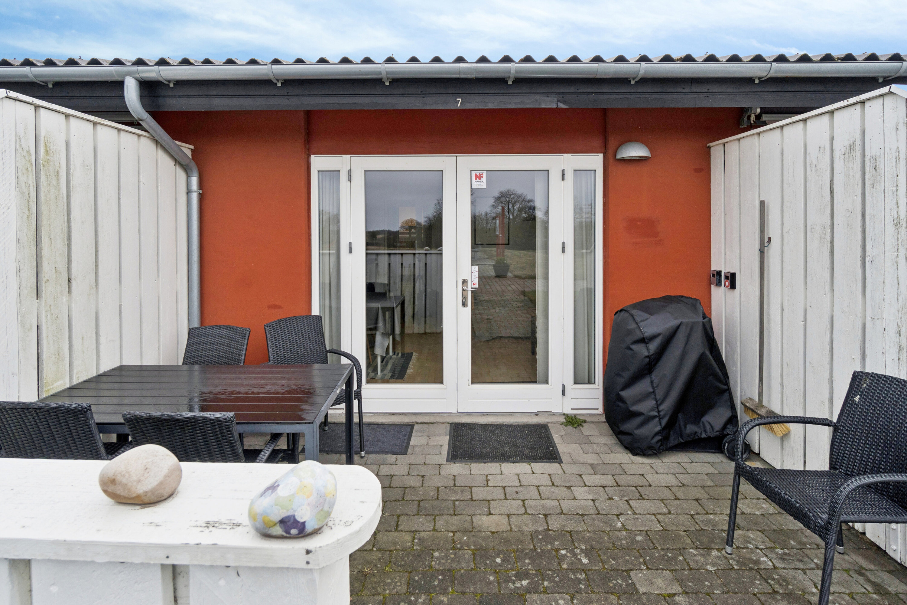 Fremhævet terrasse billede i fuldskærmstilstand. Billede af Haregade 14, 7., Aakirkeby, 3720 Aakirkeby