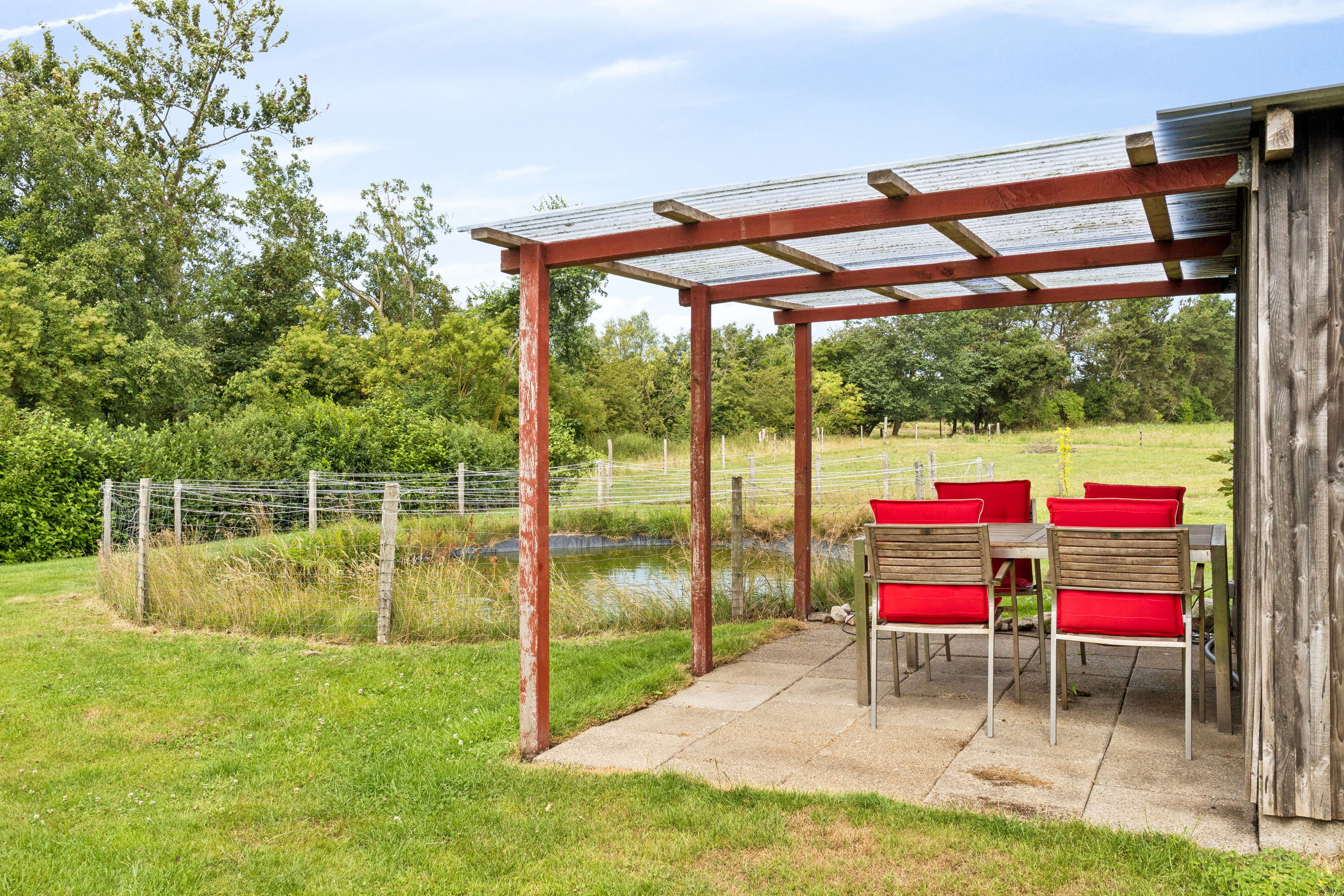 Fremhævet overdækket terrasse billede i fuldskærmstilstand. Billede af Tverstedvej 23, Uggerby, 9800 Hjørring