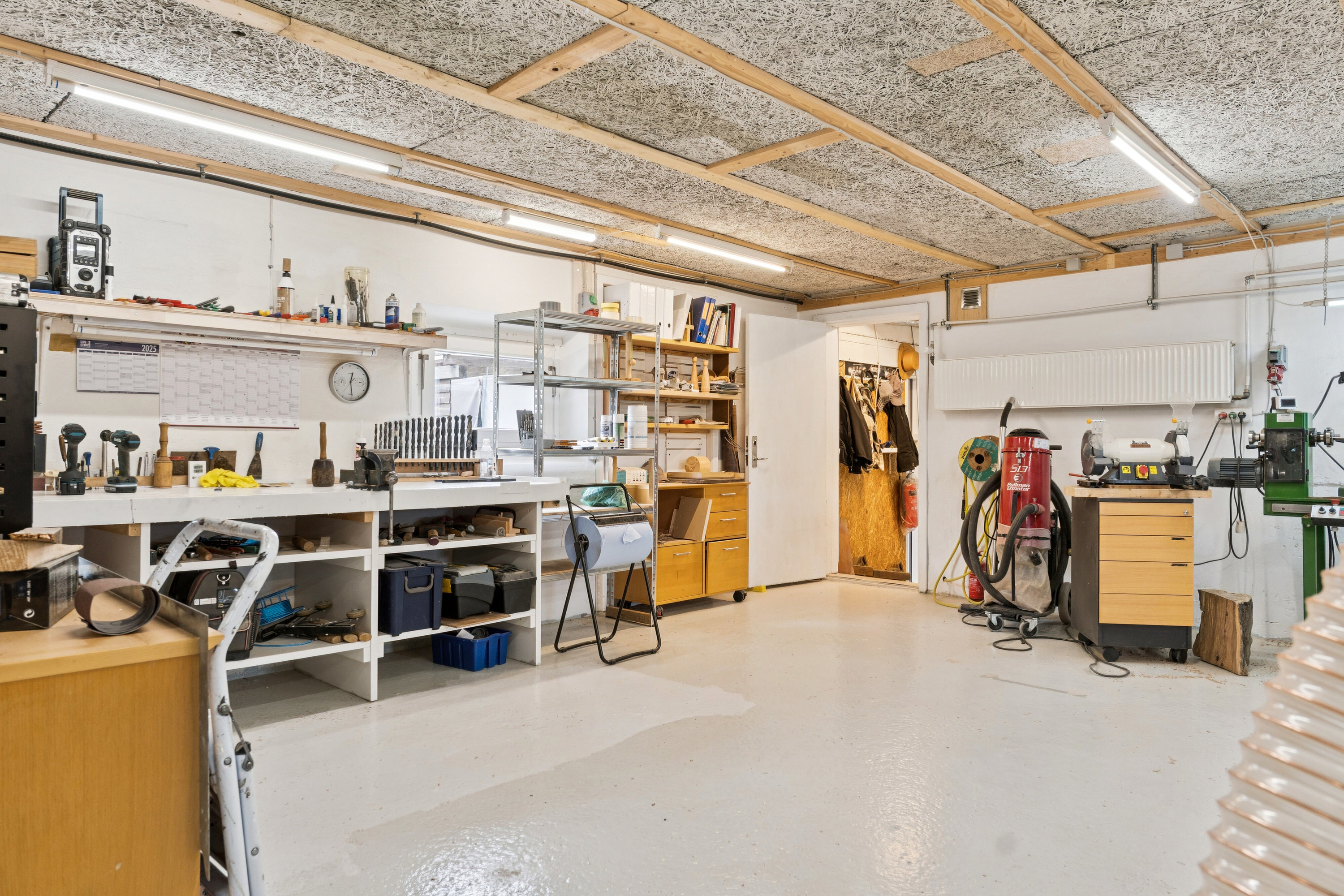 Fremhævet garage billede i fuldskærmstilstand. Billede af Tverstedvej 23, Uggerby, 9800 Hjørring