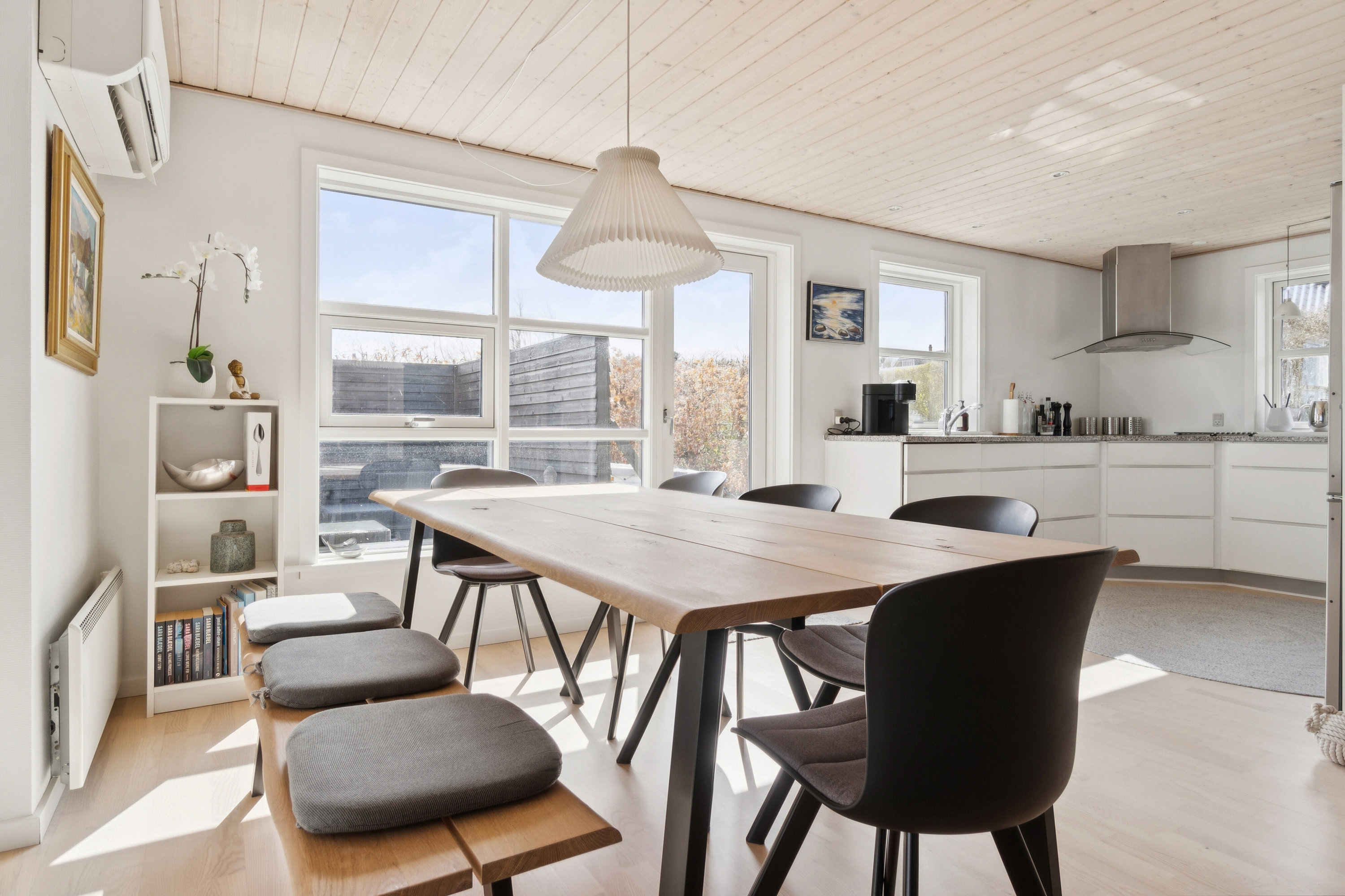 Fremhævet spisestue billede i fuldskærmstilstand. Billede af Lundegårdsvej 4, Sandkås, 3770 Allinge