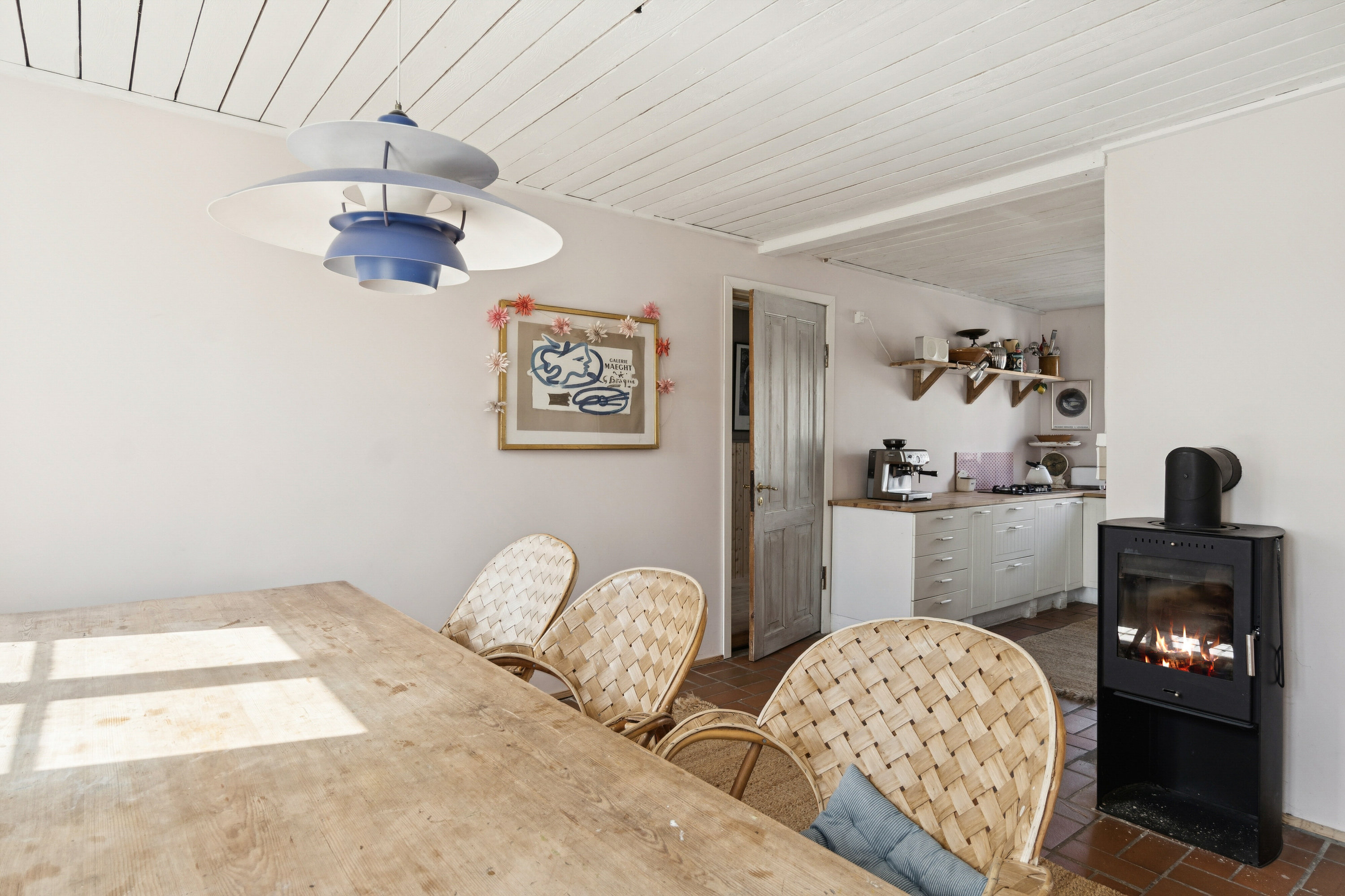 Fremhævet spisestue billede i fuldskærmstilstand. Billede af Flæskedalsvej 1, Østerlars, 3760 Gudhjem