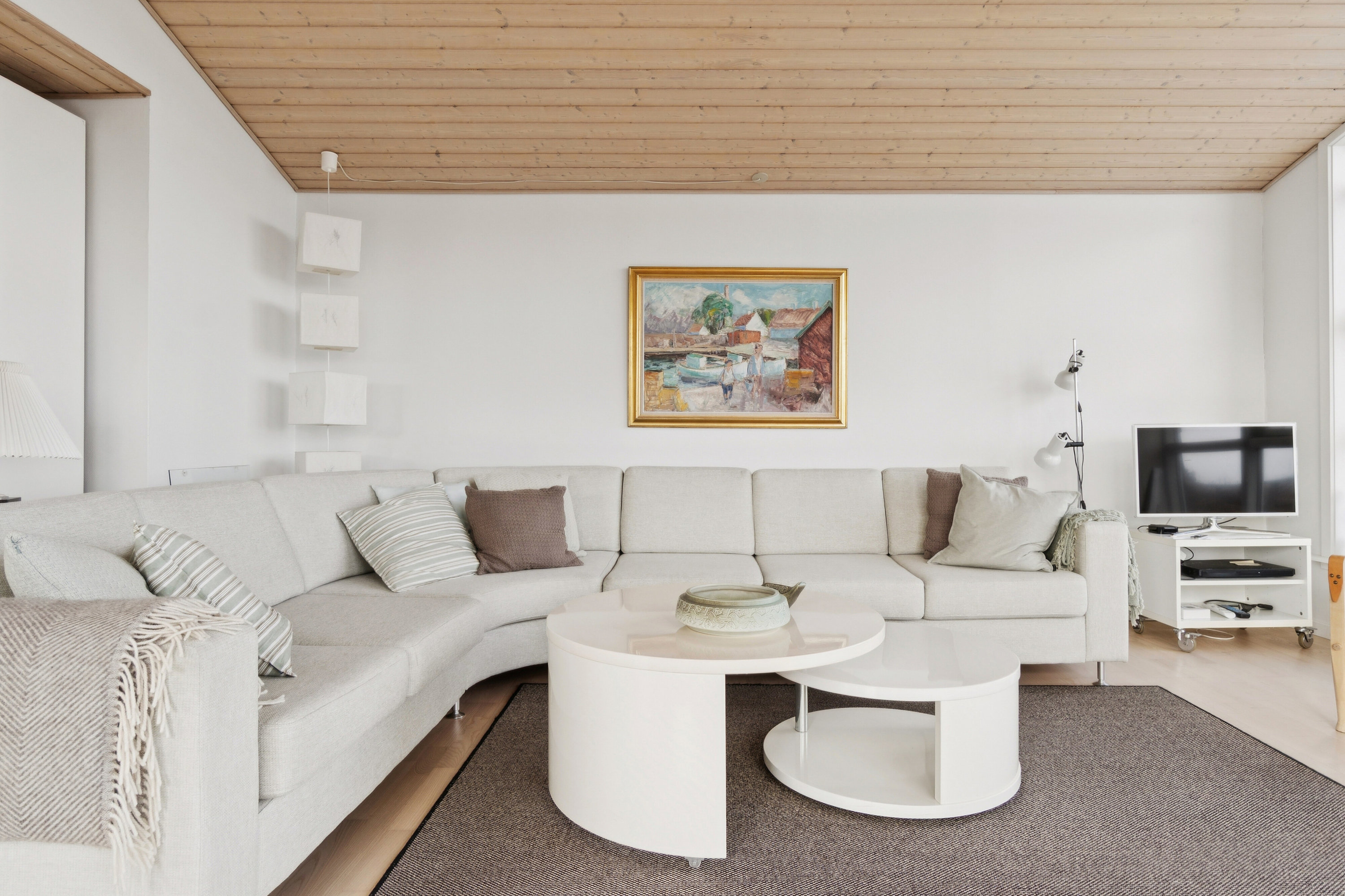 Fremhævet stue billede i fuldskærmstilstand. Billede af Lundegårdsvej 4, Sandkås, 3770 Allinge