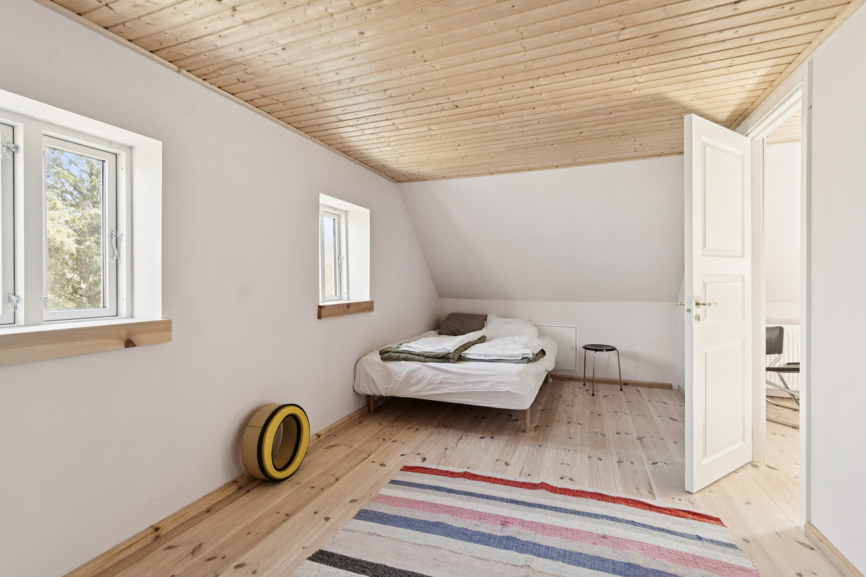 Fremhævet soveværelse billede i fuldskærmstilstand. Billede af Flæskedalsvej 1, Østerlars, 3760 Gudhjem