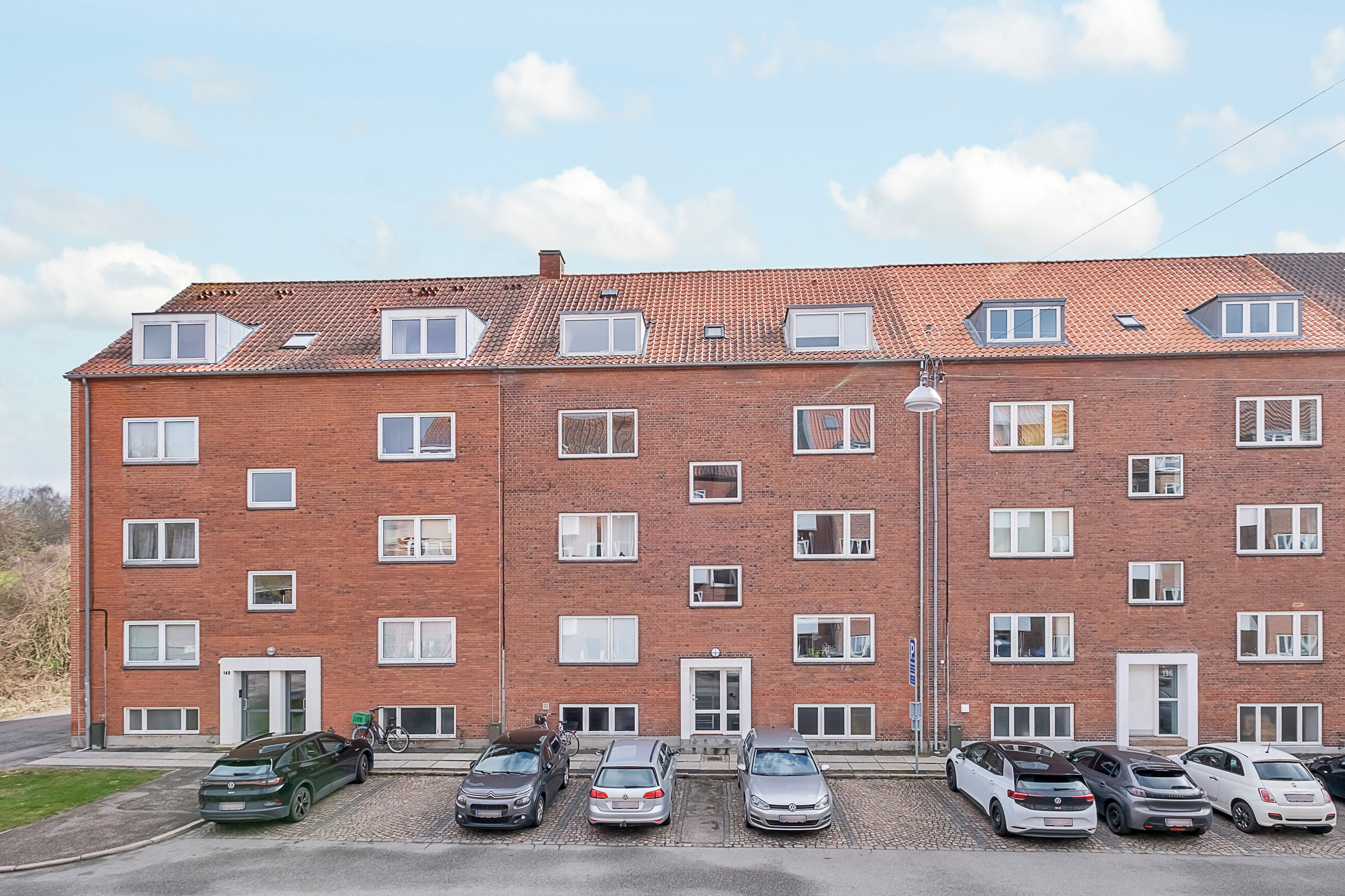 Fremhævet facade billede i fuldskærmstilstand. Billede af Silkeborgvej 138, 2. tv., 8000 Aarhus C