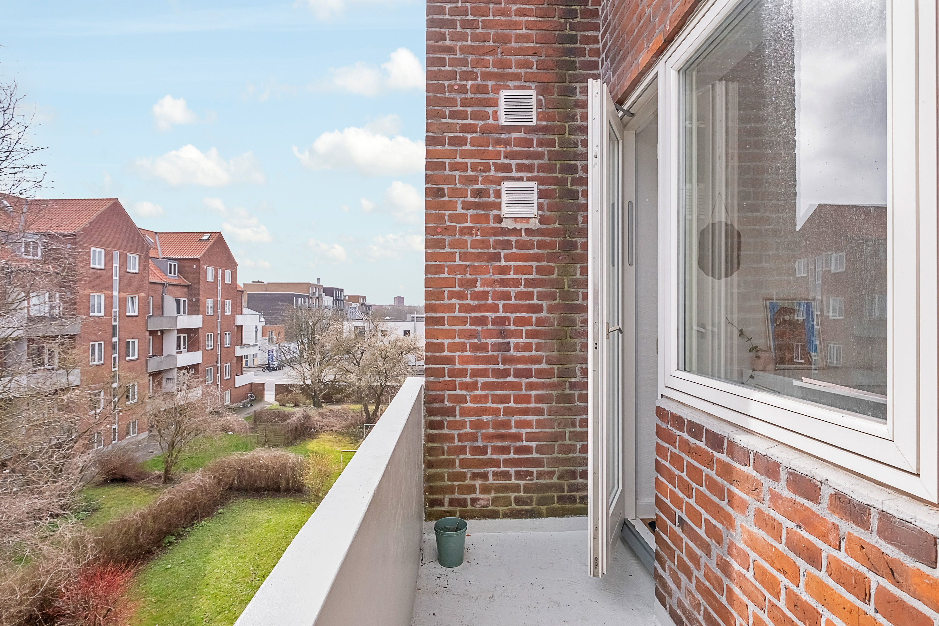 Fremhævet altan billede i fuldskærmstilstand. Billede af Silkeborgvej 138, 2. tv., 8000 Aarhus C