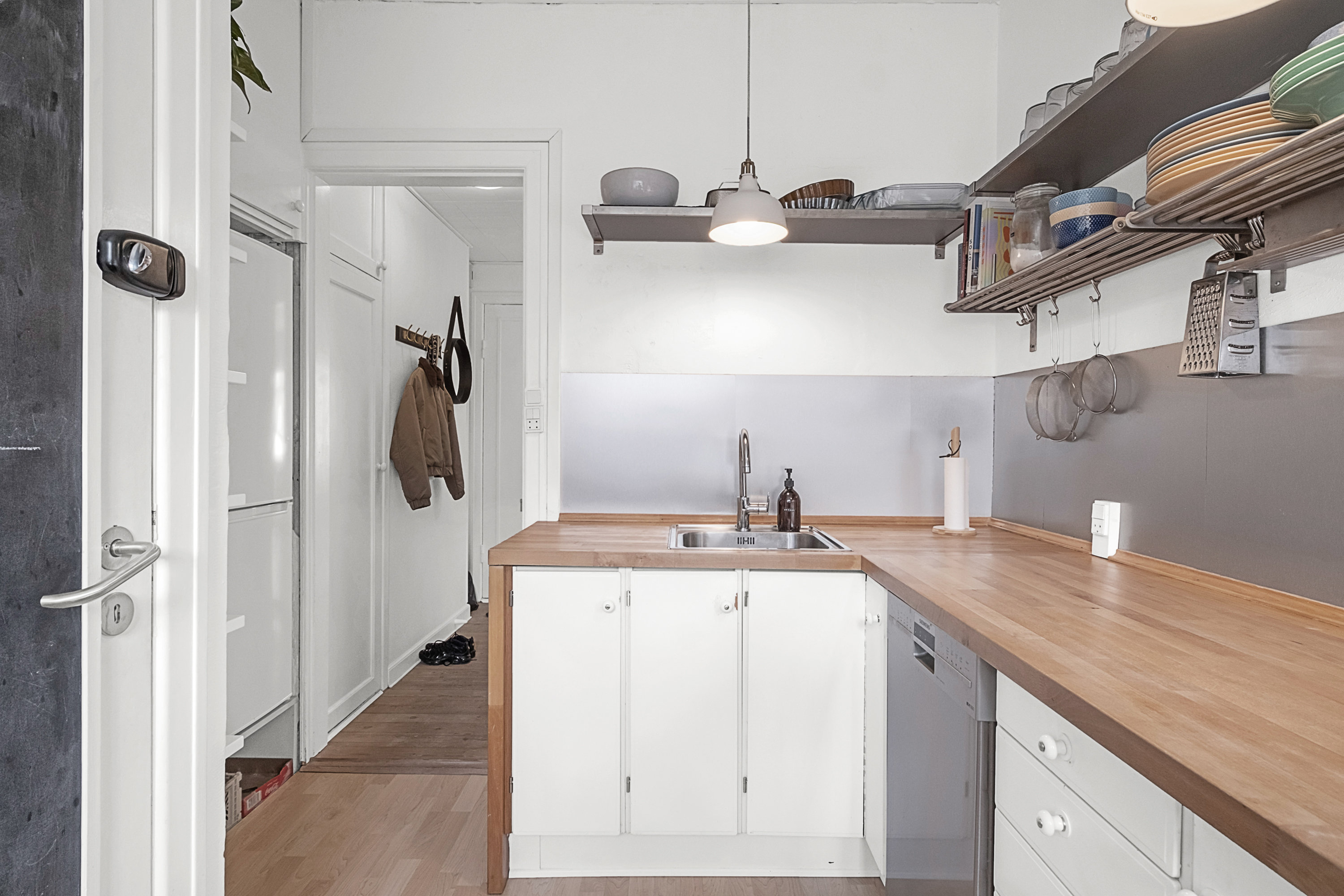 Fremhævet køkken billede i fuldskærmstilstand. Billede af Silkeborgvej 138, 2. tv., 8000 Aarhus C