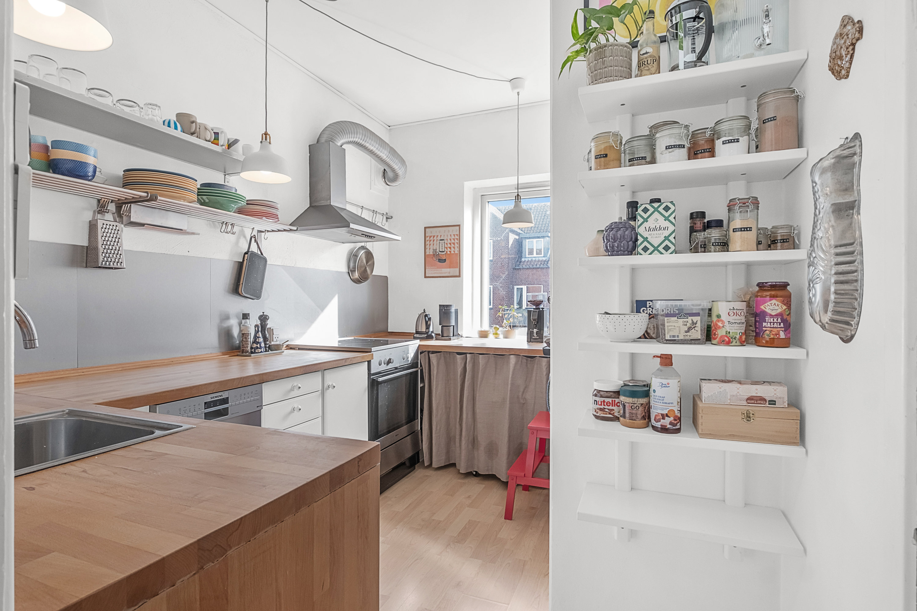 Fremhævet køkken billede i fuldskærmstilstand. Billede af Silkeborgvej 138, 2. tv., 8000 Aarhus C