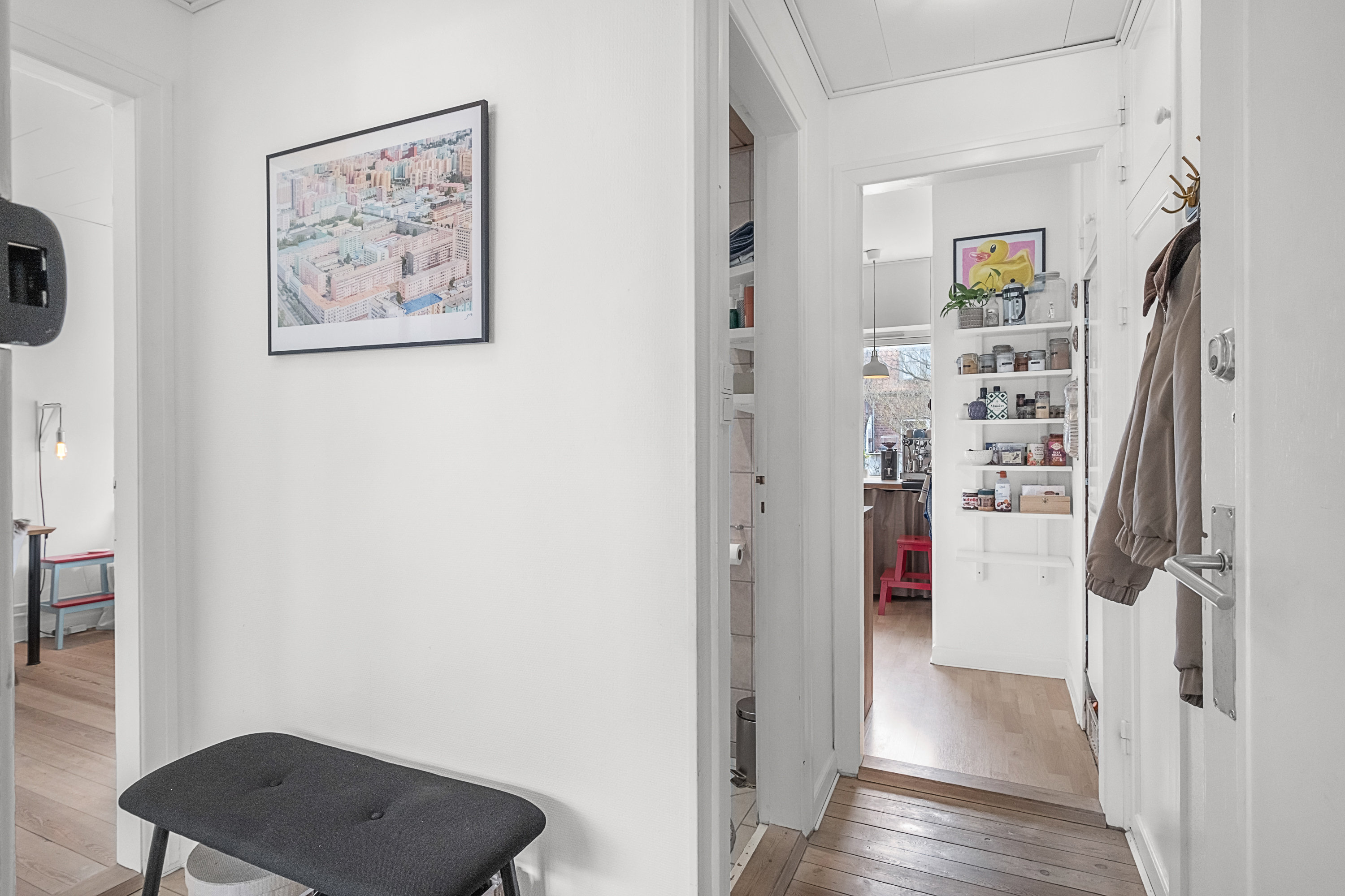 Fremhævet entré billede i fuldskærmstilstand. Billede af Silkeborgvej 138, 2. tv., 8000 Aarhus C