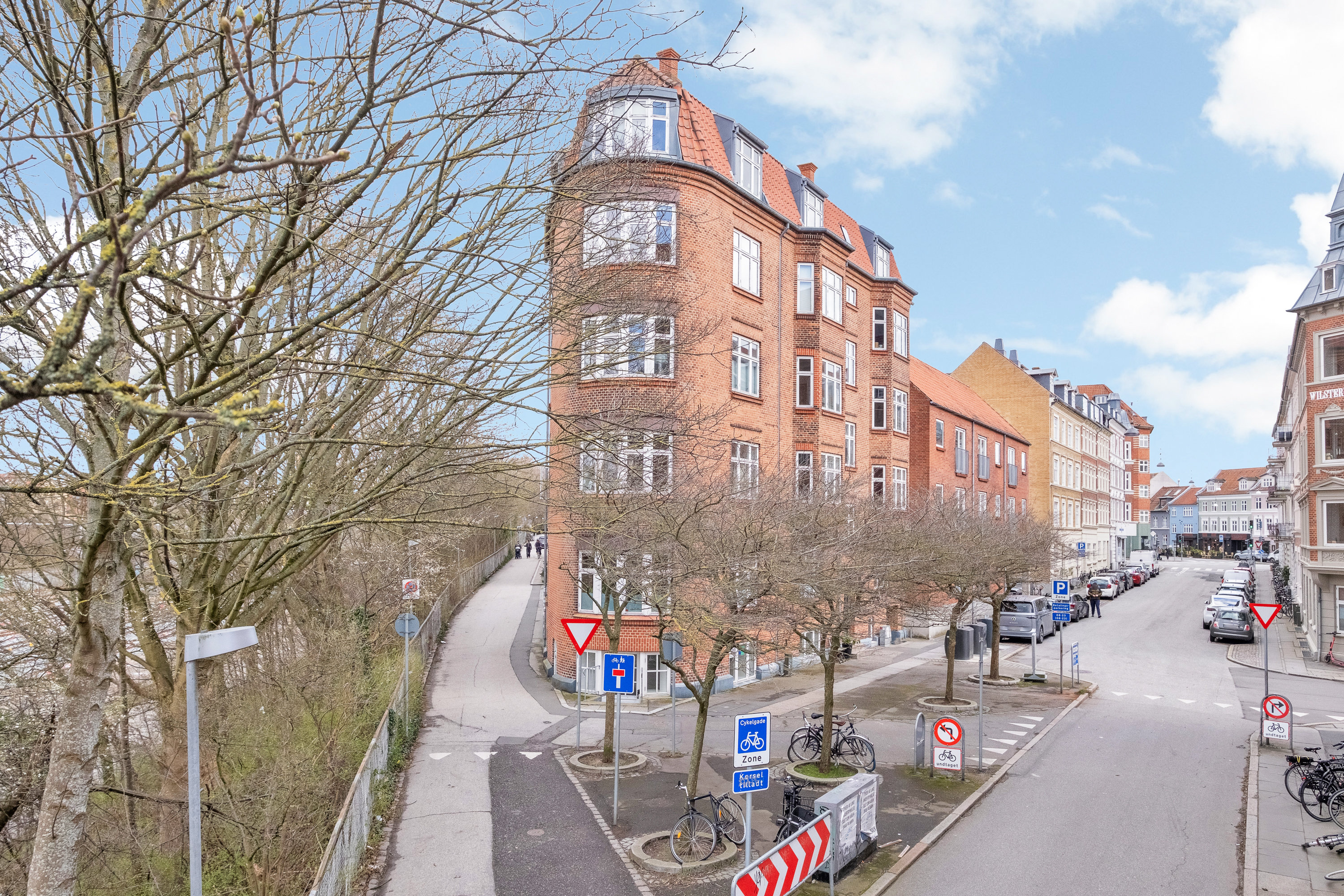 Fremhævet facade billede i fuldskærmstilstand. Billede af Ewaldsgade 14, 3. tv., 8000 Aarhus C