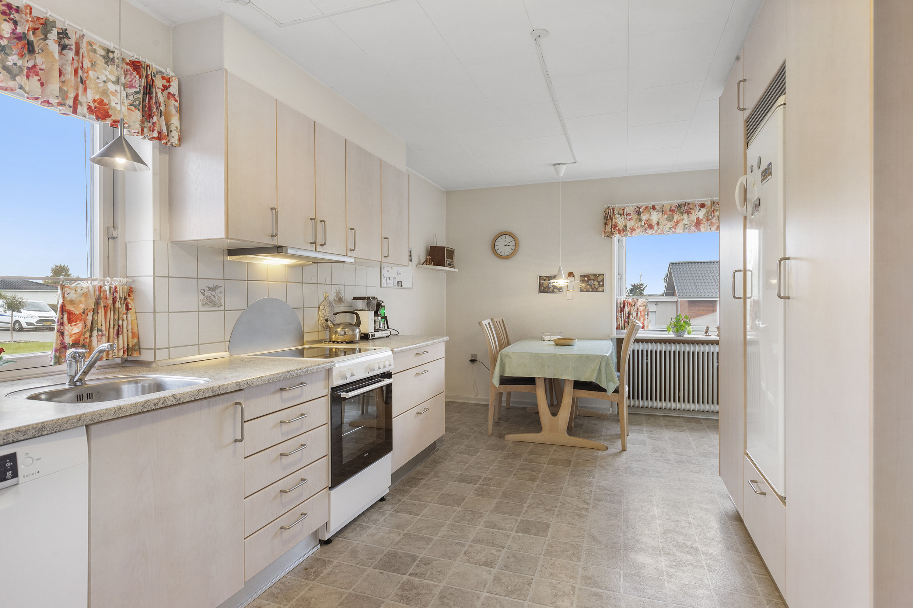 Fremhævet køkken billede i fuldskærmstilstand. Billede af Vestervænget 8, 9530 Støvring