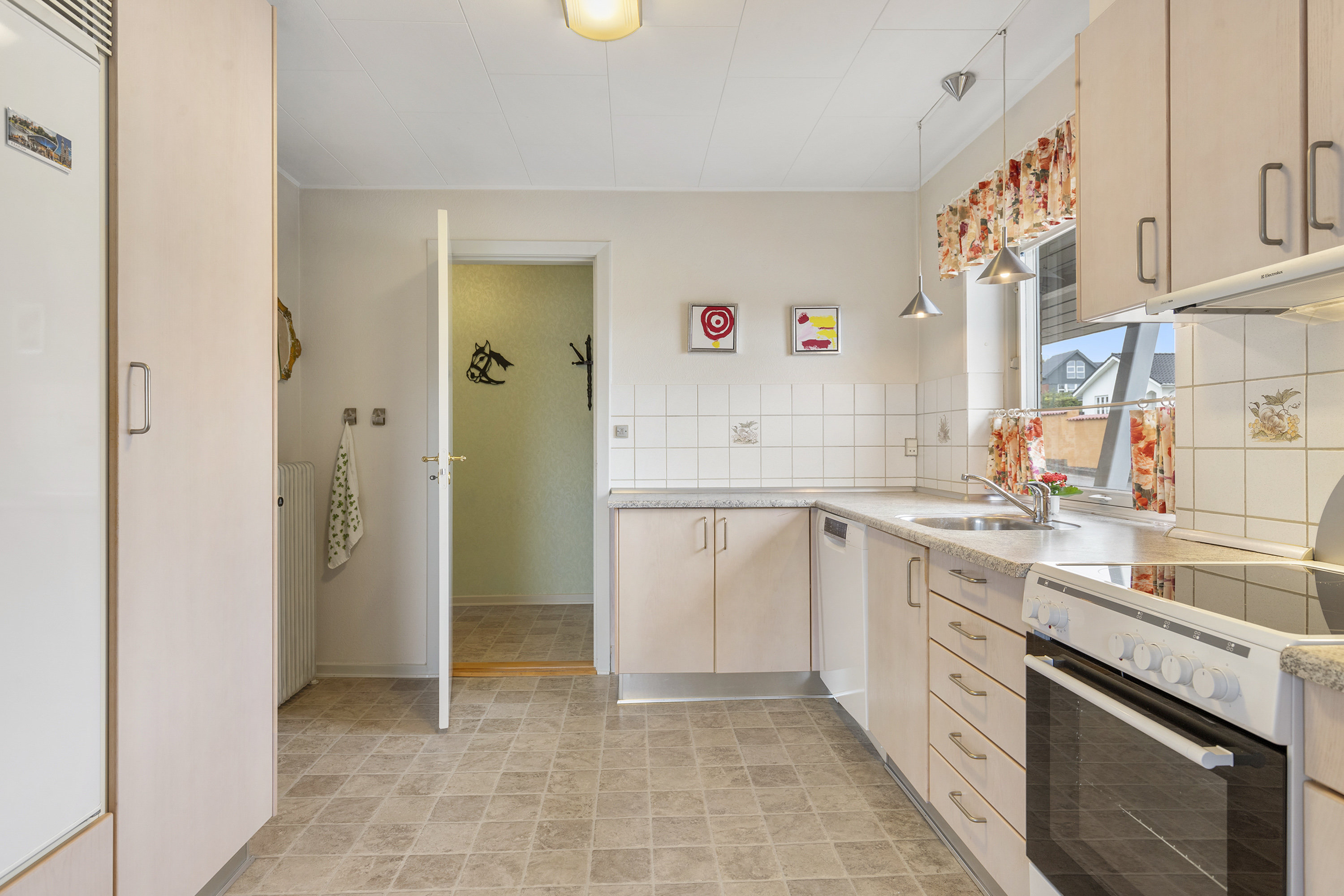 Fremhævet køkken billede i fuldskærmstilstand. Billede af Vestervænget 8, 9530 Støvring