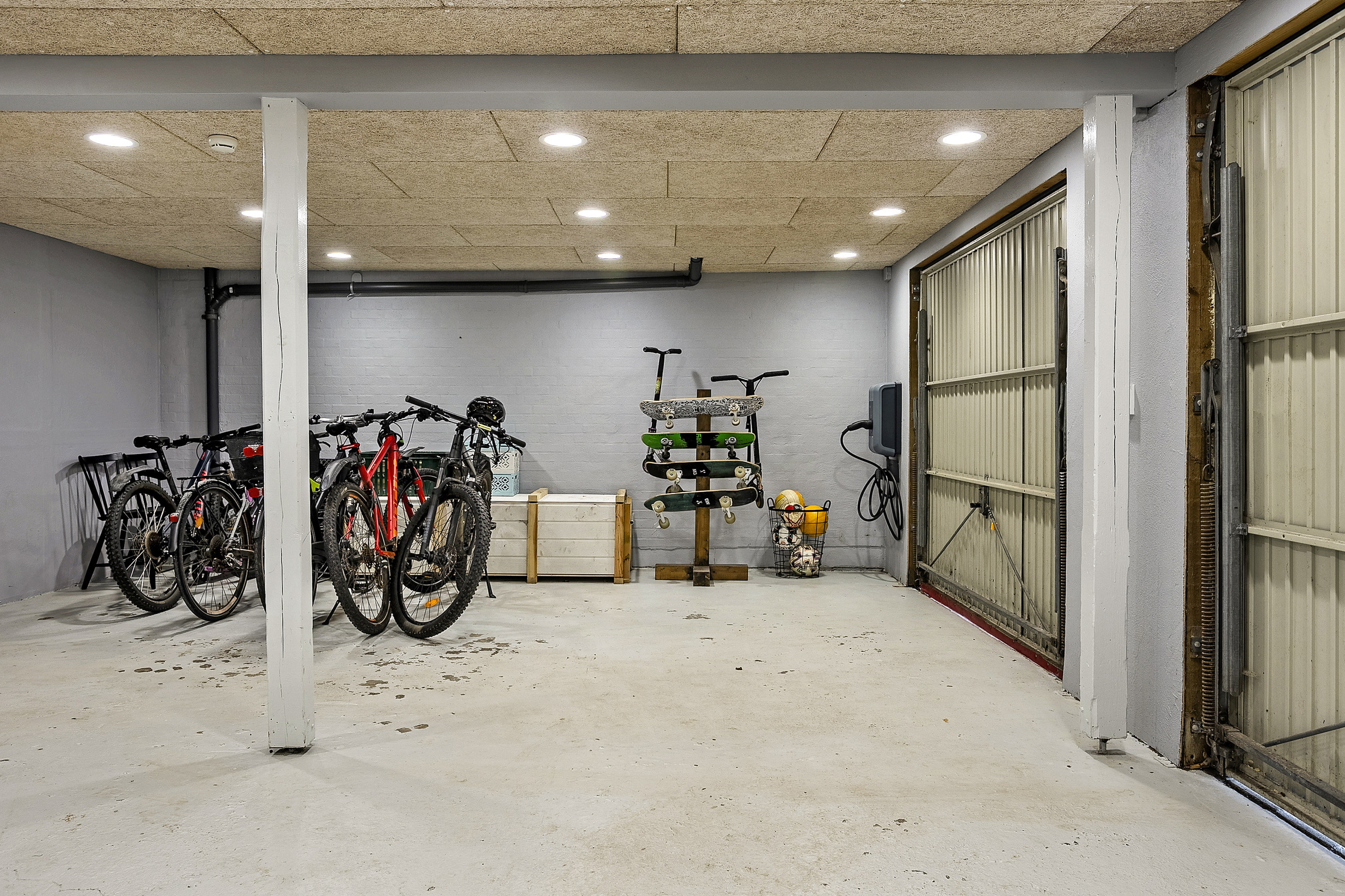 Fremhævet garage billede i fuldskærmstilstand. Billede af Kystbækvej 4, Holsted St, 6670 Holsted