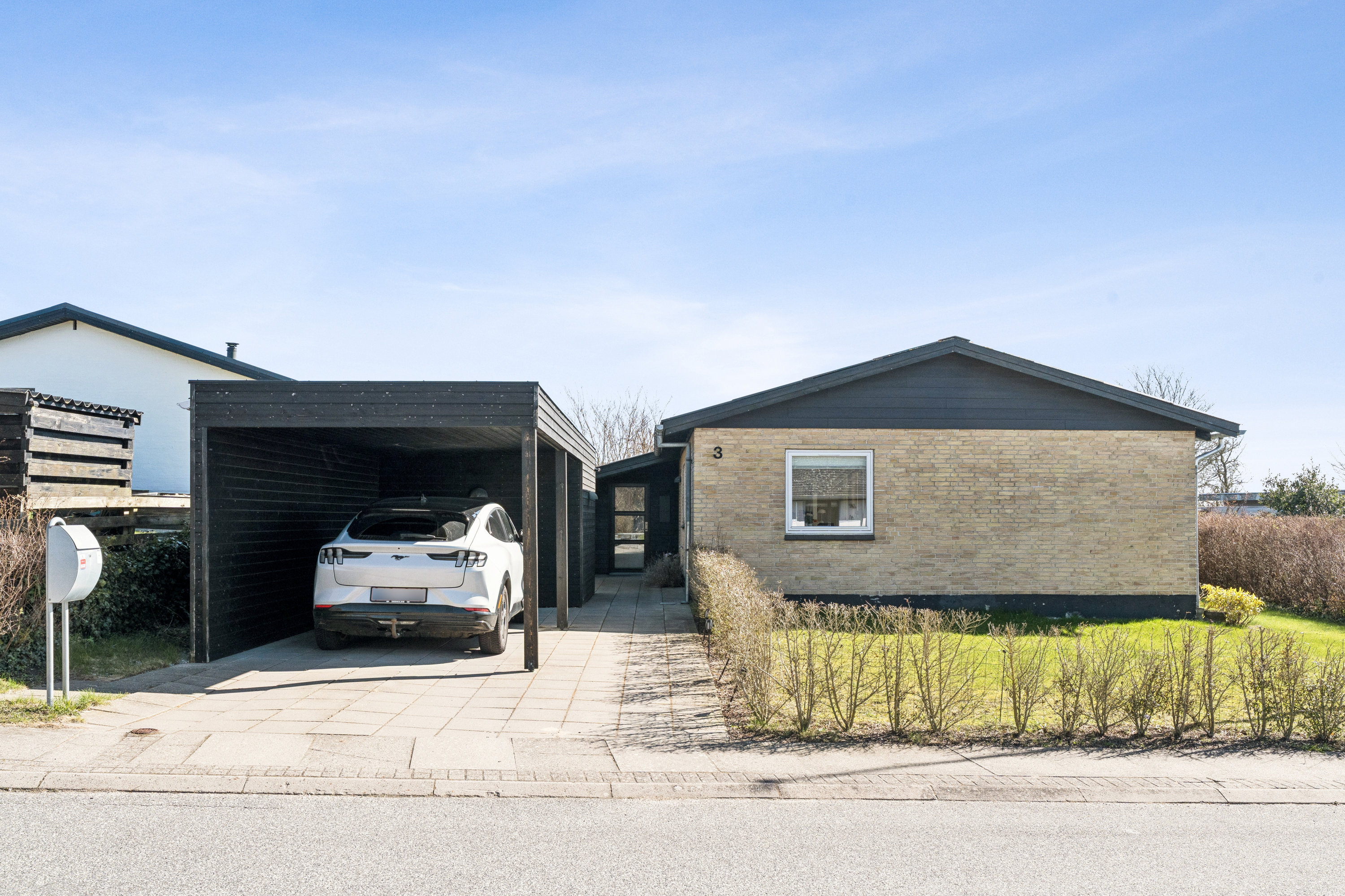 Fremhævet  billede i fuldskærmstilstand. Billede af Skovlykke 3, Gug, 9210 Aalborg SØ