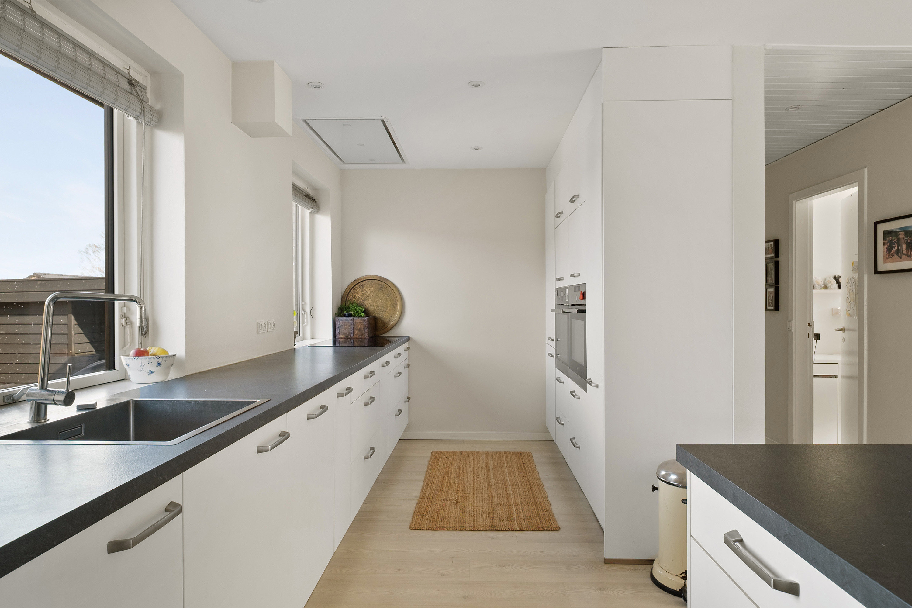 Fremhævet køkken billede i fuldskærmstilstand. Billede af Lucernevej 12, 3450 Allerød