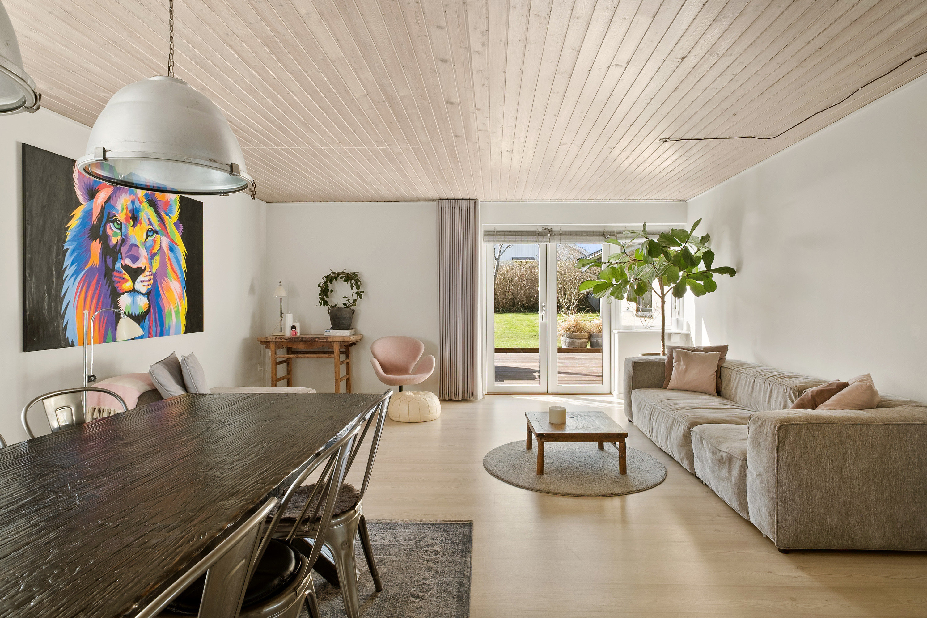 Fremhævet stue billede i fuldskærmstilstand. Billede af Lucernevej 12, 3450 Allerød