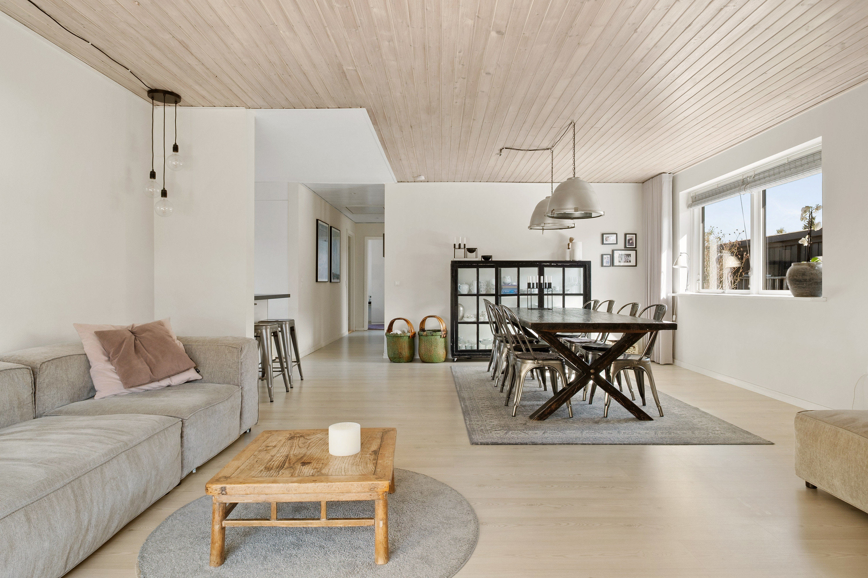 Fremhævet stue billede i fuldskærmstilstand. Billede af Lucernevej 12, 3450 Allerød