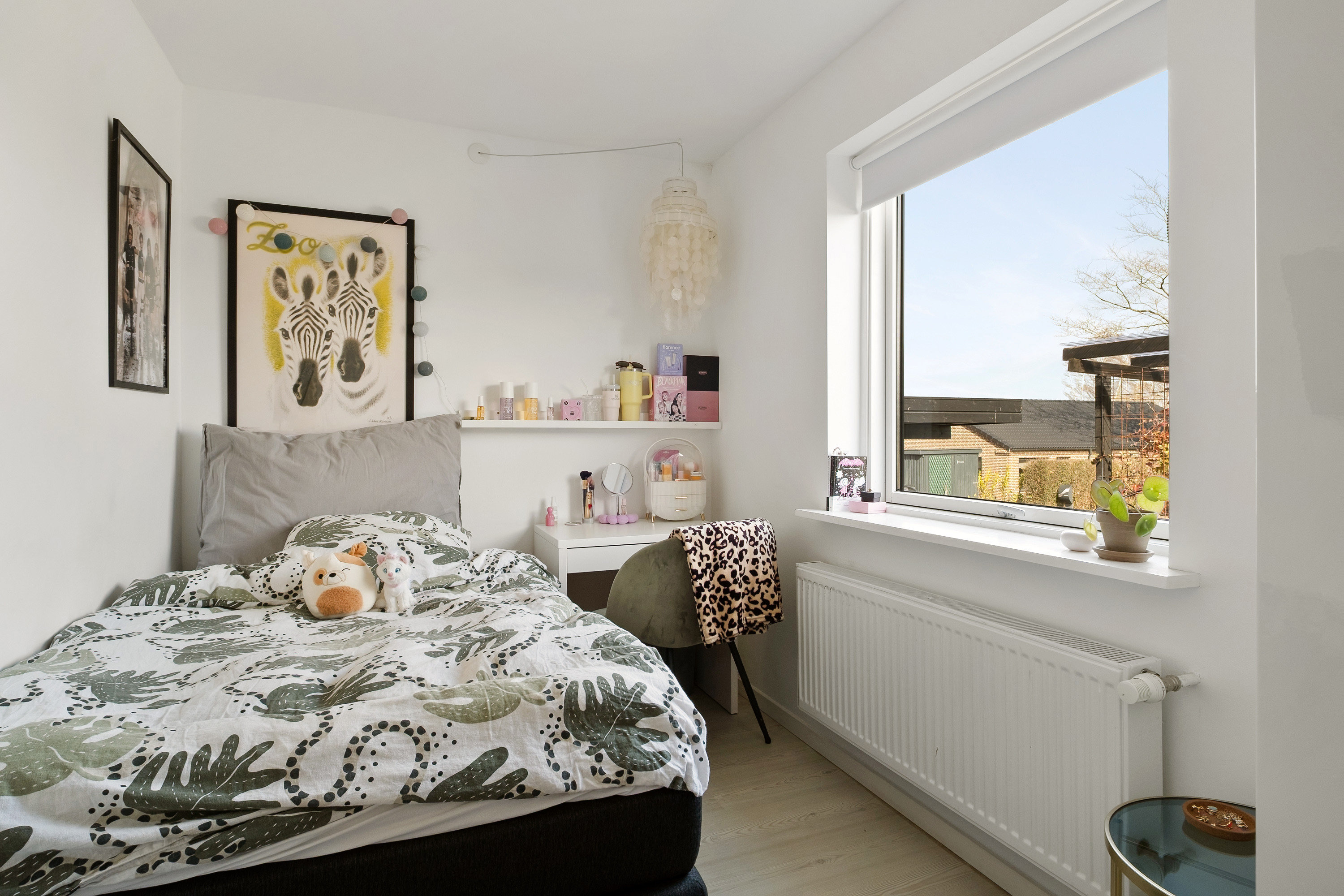 Fremhævet soveværelse billede i fuldskærmstilstand. Billede af Lucernevej 12, 3450 Allerød