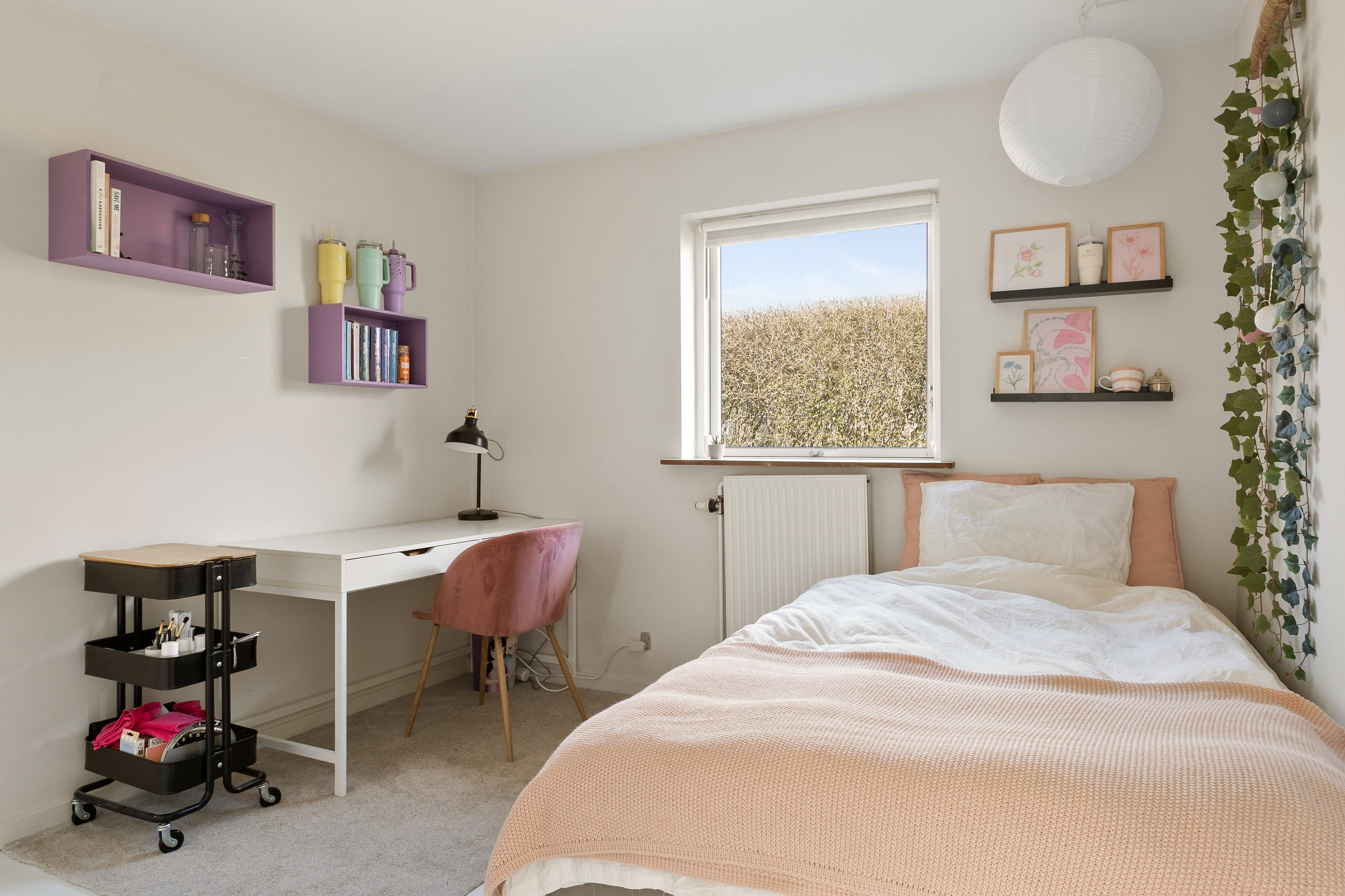 Fremhævet soveværelse billede i fuldskærmstilstand. Billede af Lucernevej 12, 3450 Allerød