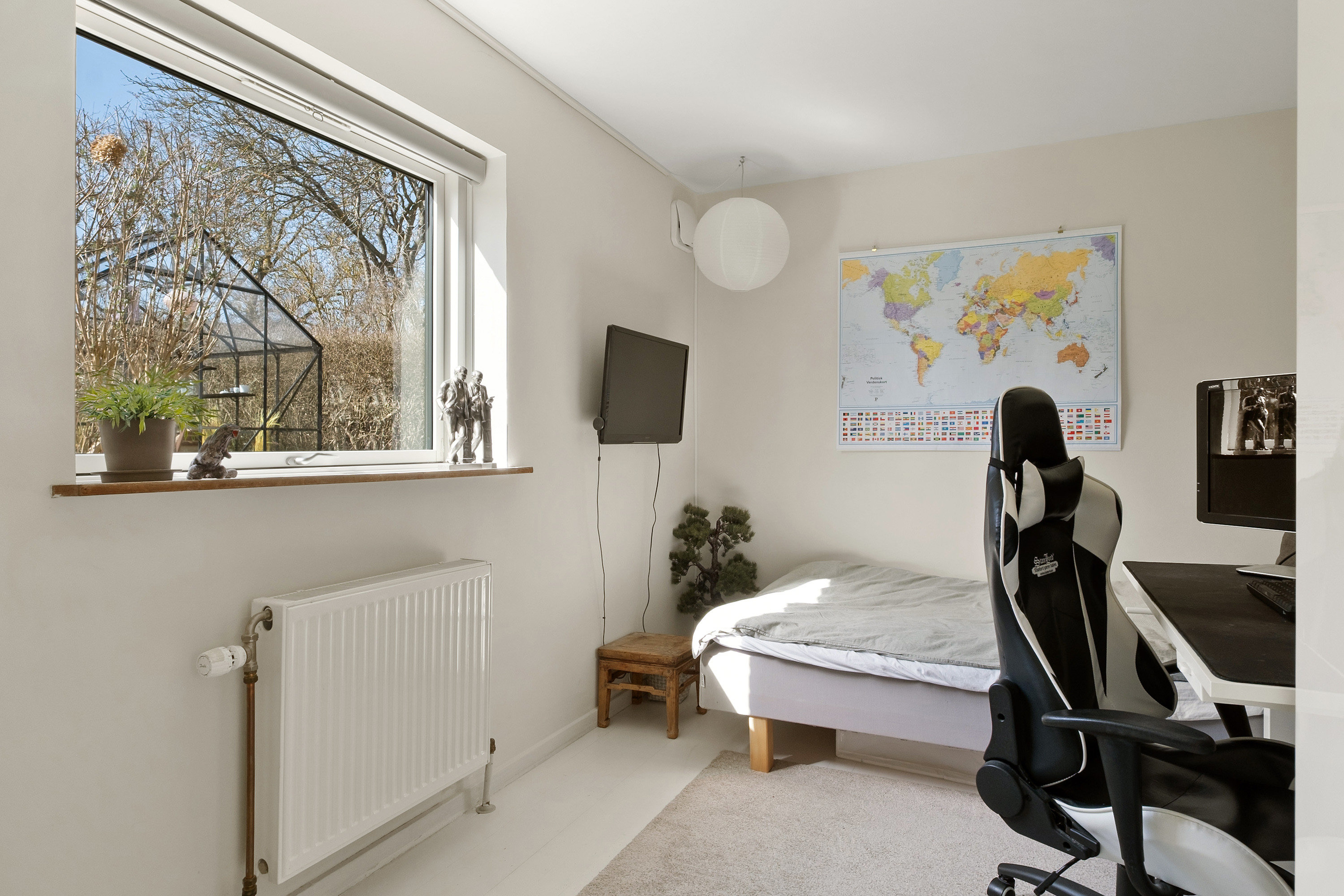 Fremhævet soveværelse billede i fuldskærmstilstand. Billede af Lucernevej 12, 3450 Allerød