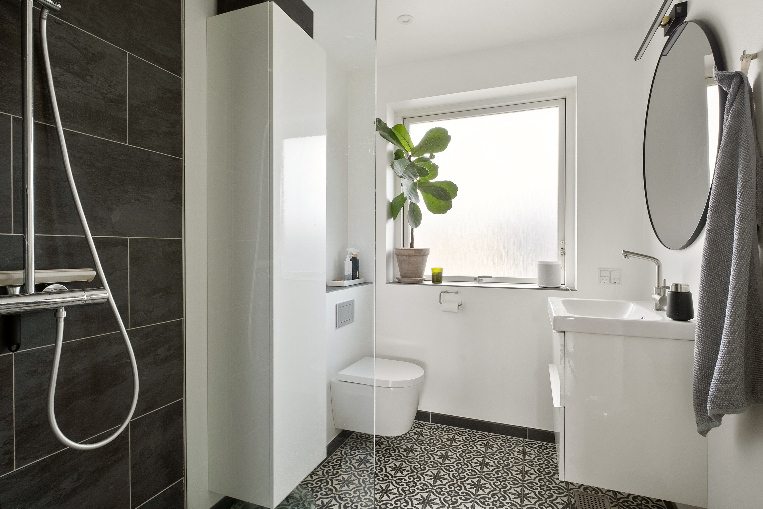 Fremhævet badeværelse billede i fuldskærmstilstand. Billede af Lucernevej 12, 3450 Allerød