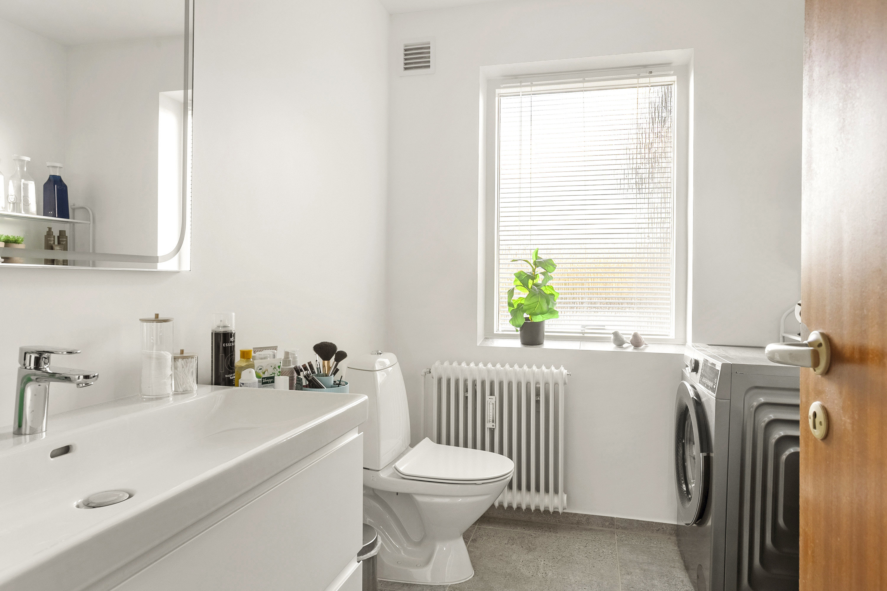 Fremhævet lejlighed - badeværelse billede i fuldskærmstilstand. Billede af Nørregade 33, 6600 Vejen