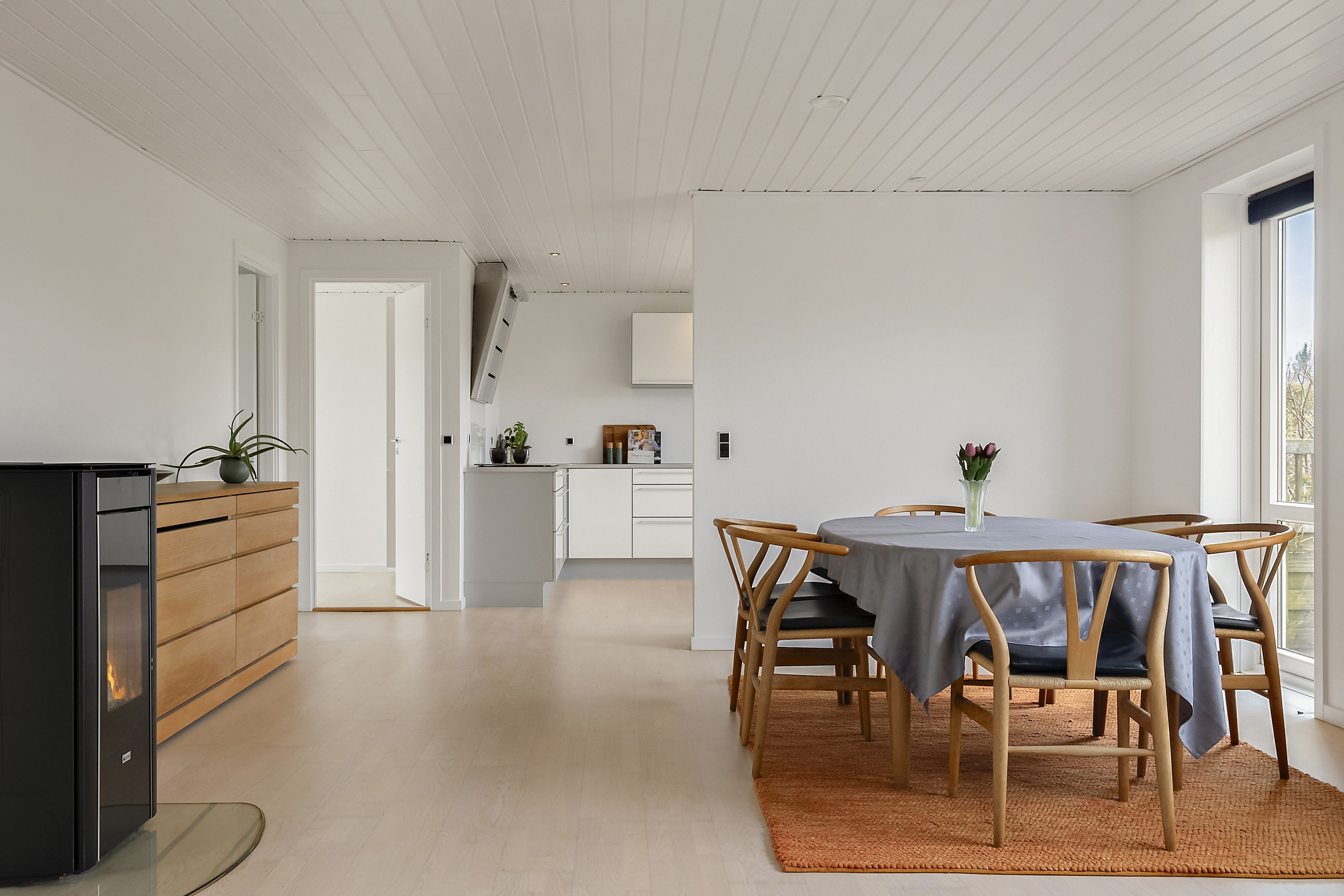 Fremhævet spisestue billede i fuldskærmstilstand. Billede af Birkevænget 51, 6541 Bevtoft