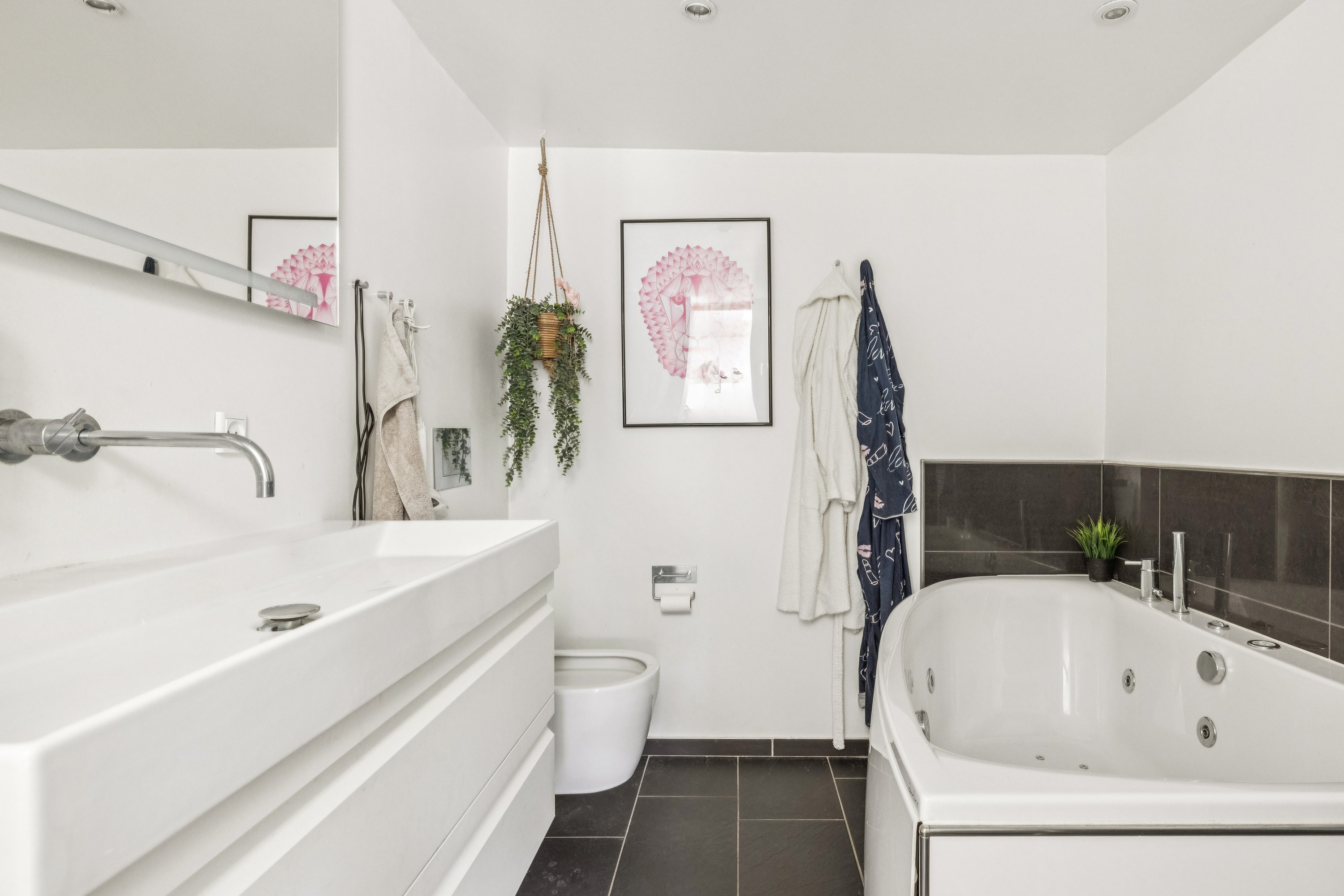 Fremhævet badeværelse billede i fuldskærmstilstand. Billede af Bøggildsvej 5, Todbjerg, 8530 Hjortshøj