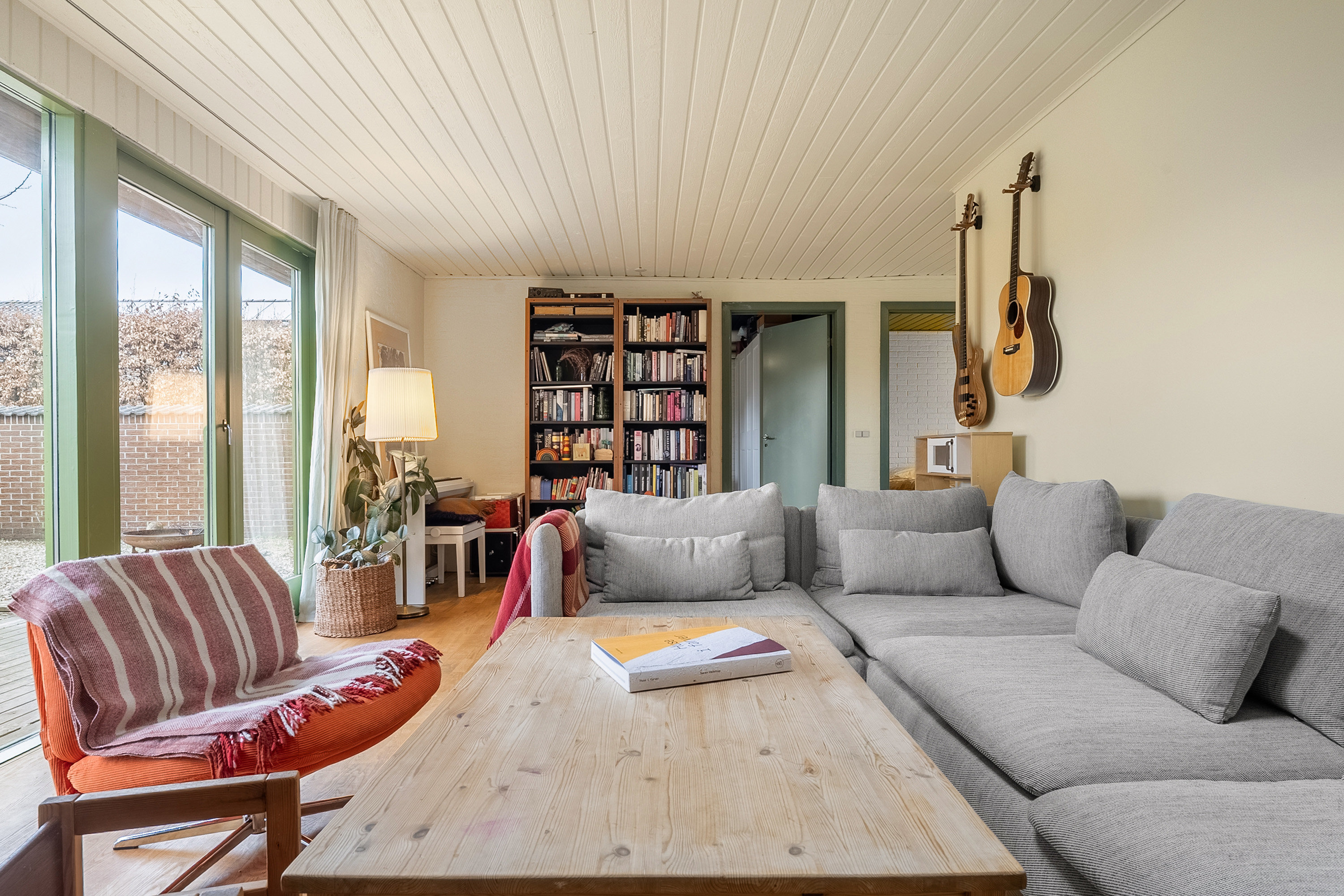 Fremhævet stue billede i fuldskærmstilstand. Billede af Liljevænget 19, 8700 Horsens