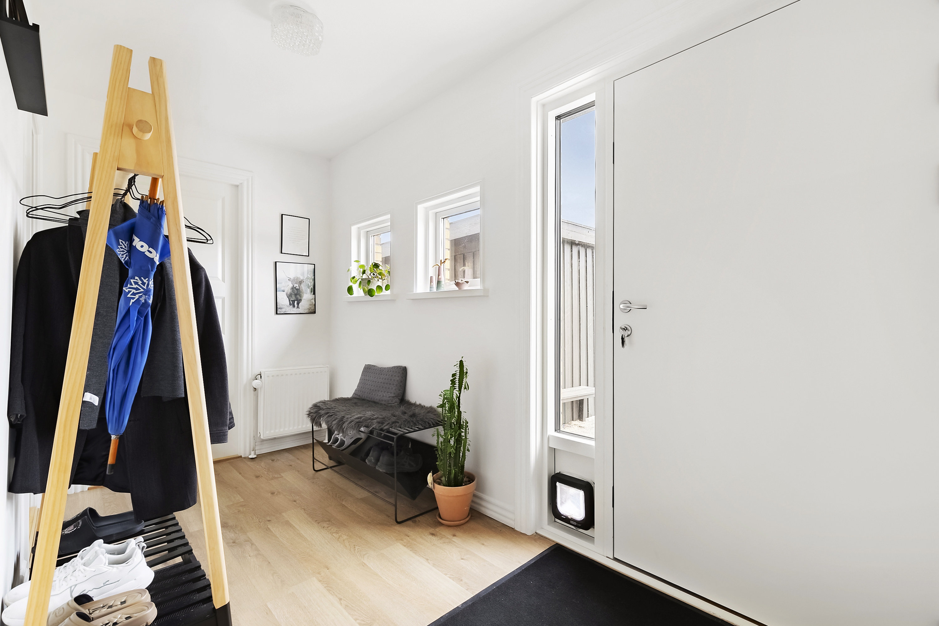 Fremhævet entré billede i fuldskærmstilstand. Billede af Hybenvænget 46, 8362 Hørning