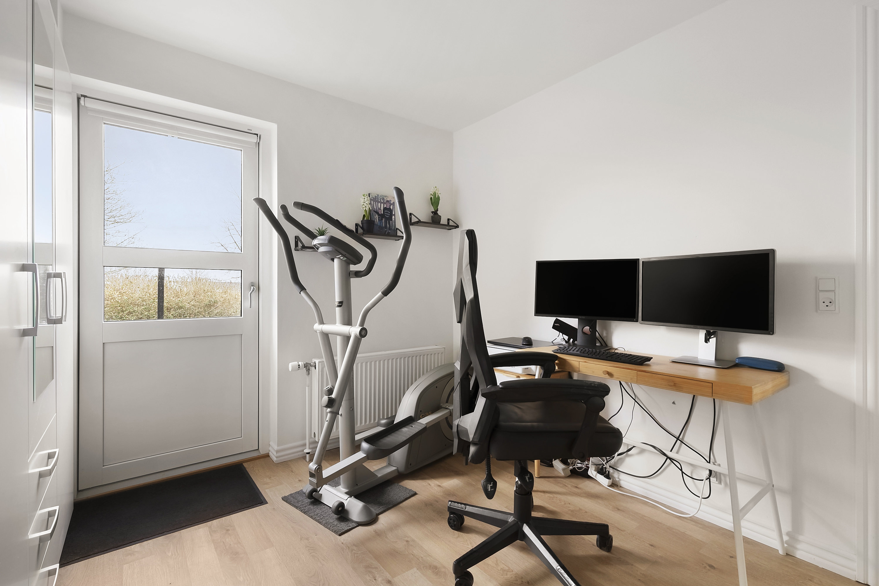 Fremhævet kontor billede i fuldskærmstilstand. Billede af Hybenvænget 46, 8362 Hørning