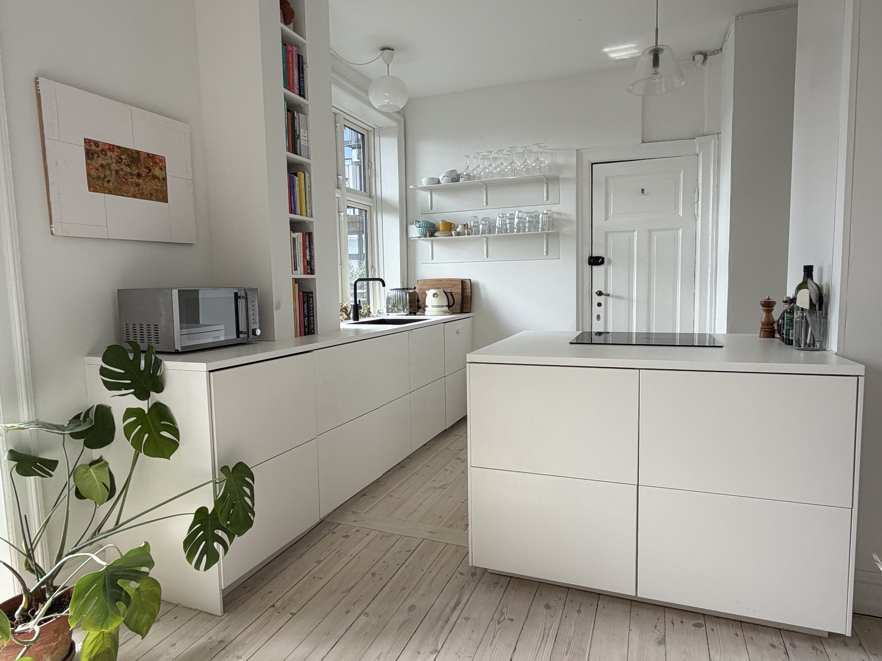 Fremhævet  billede i fuldskærmstilstand. Billede af Lille Strandvej 2C, 3. tv., 2900 Hellerup