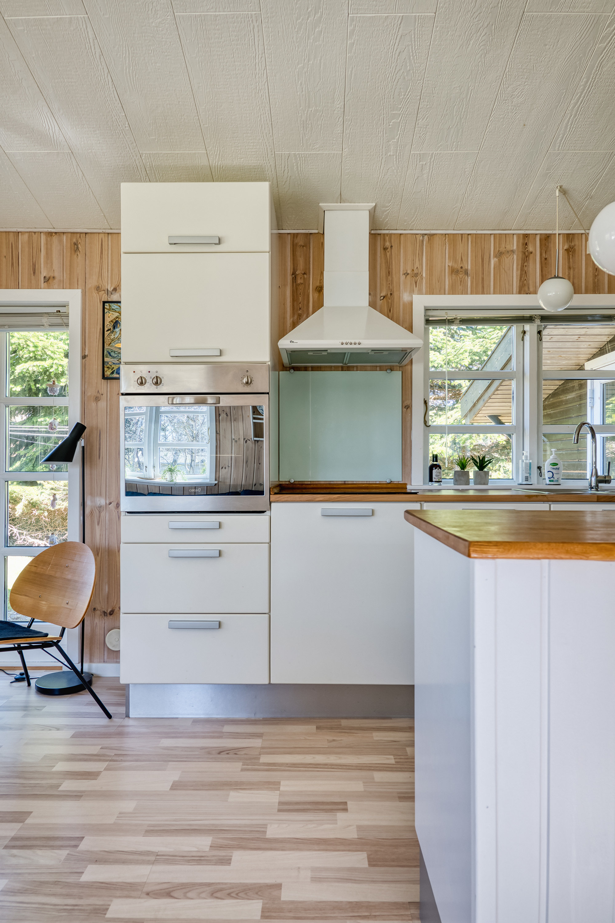 Fremhævet køkken billede i fuldskærmstilstand. Billede af Bynkevejen 1, 4874 Gedser