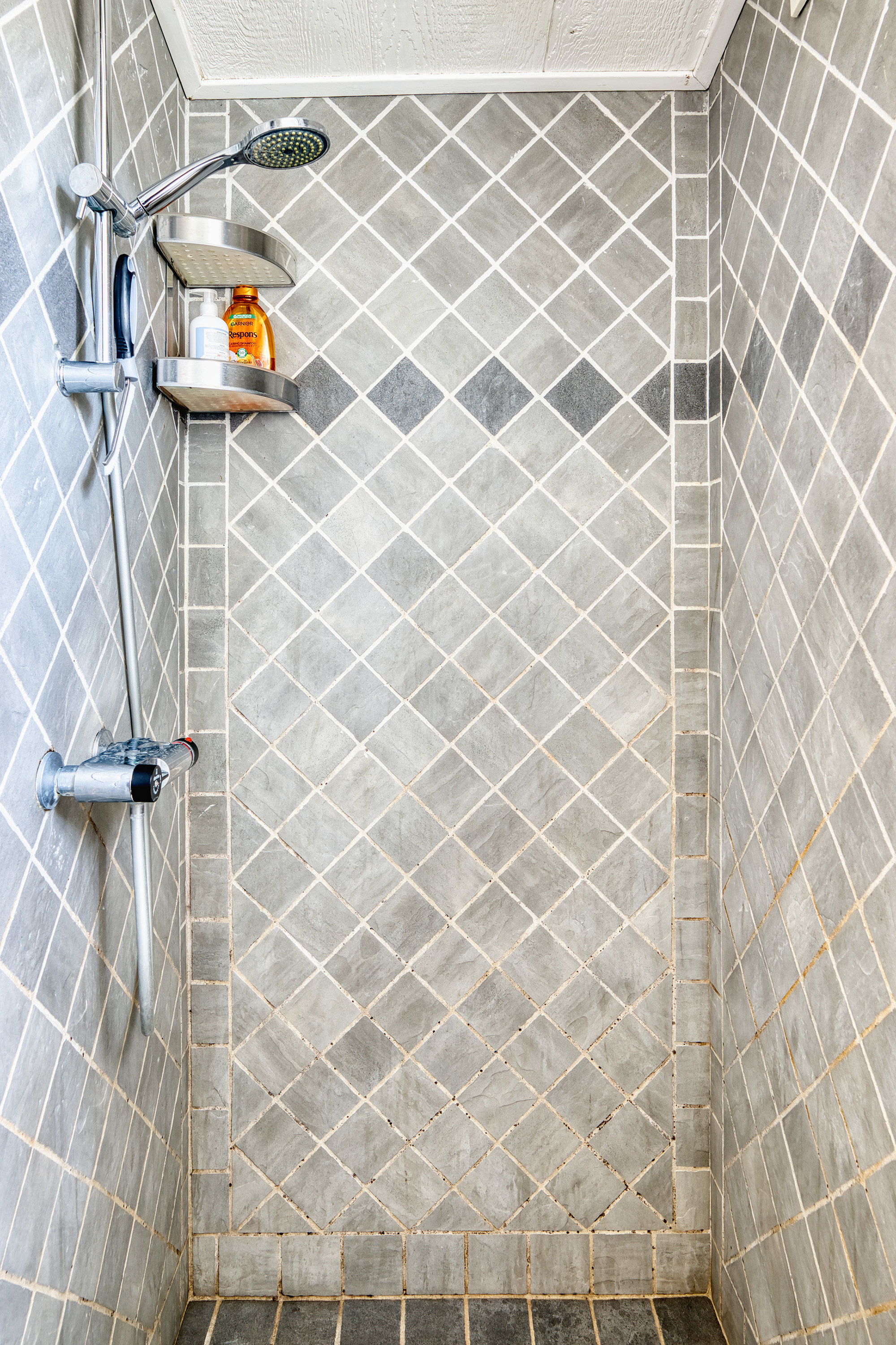 Fremhævet badeværelse billede i fuldskærmstilstand. Billede af Bynkevejen 1, 4874 Gedser