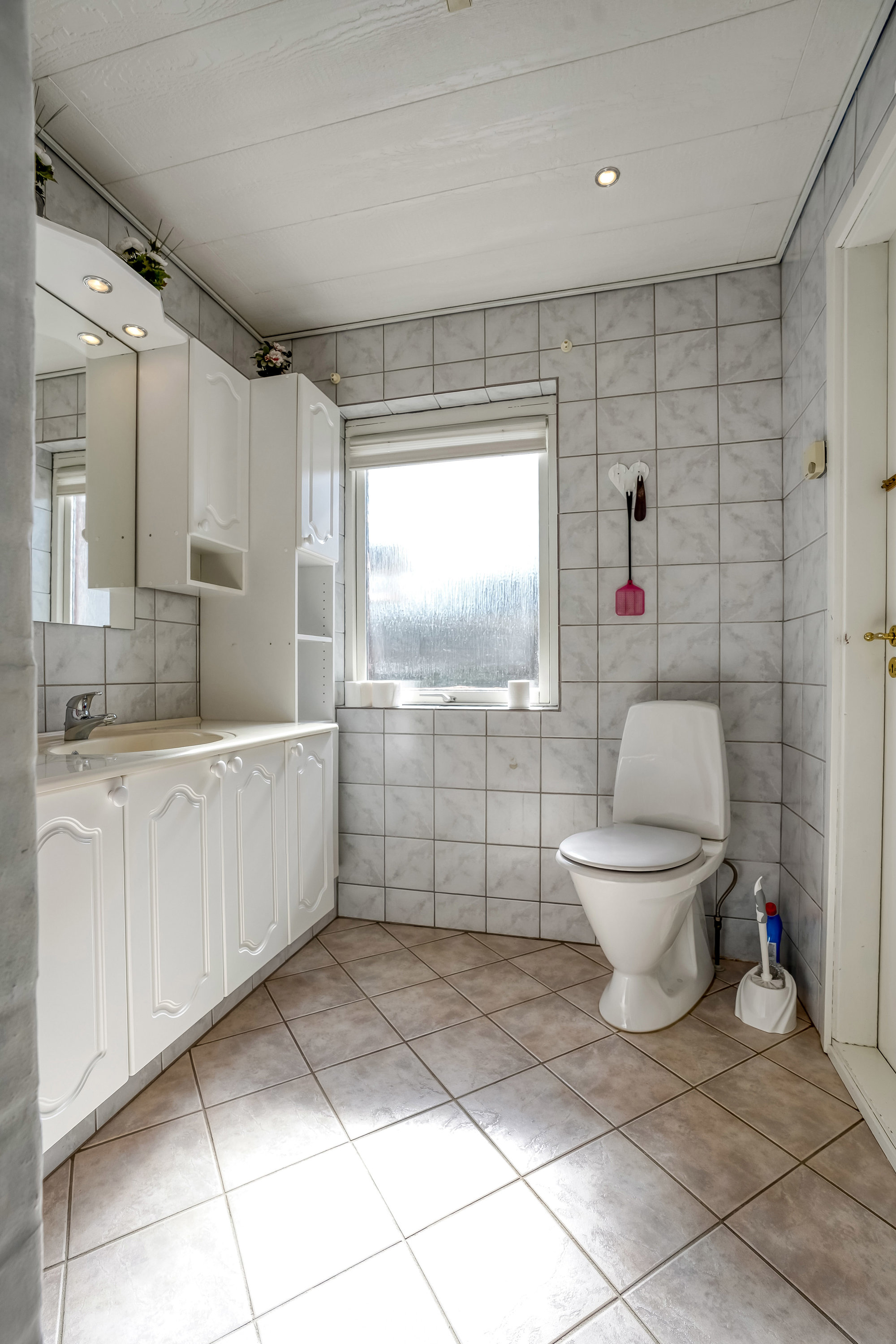 Fremhævet toilet billede i fuldskærmstilstand. Billede af Hjortebjergvej 12, Harndrup, 5463 Harndrup