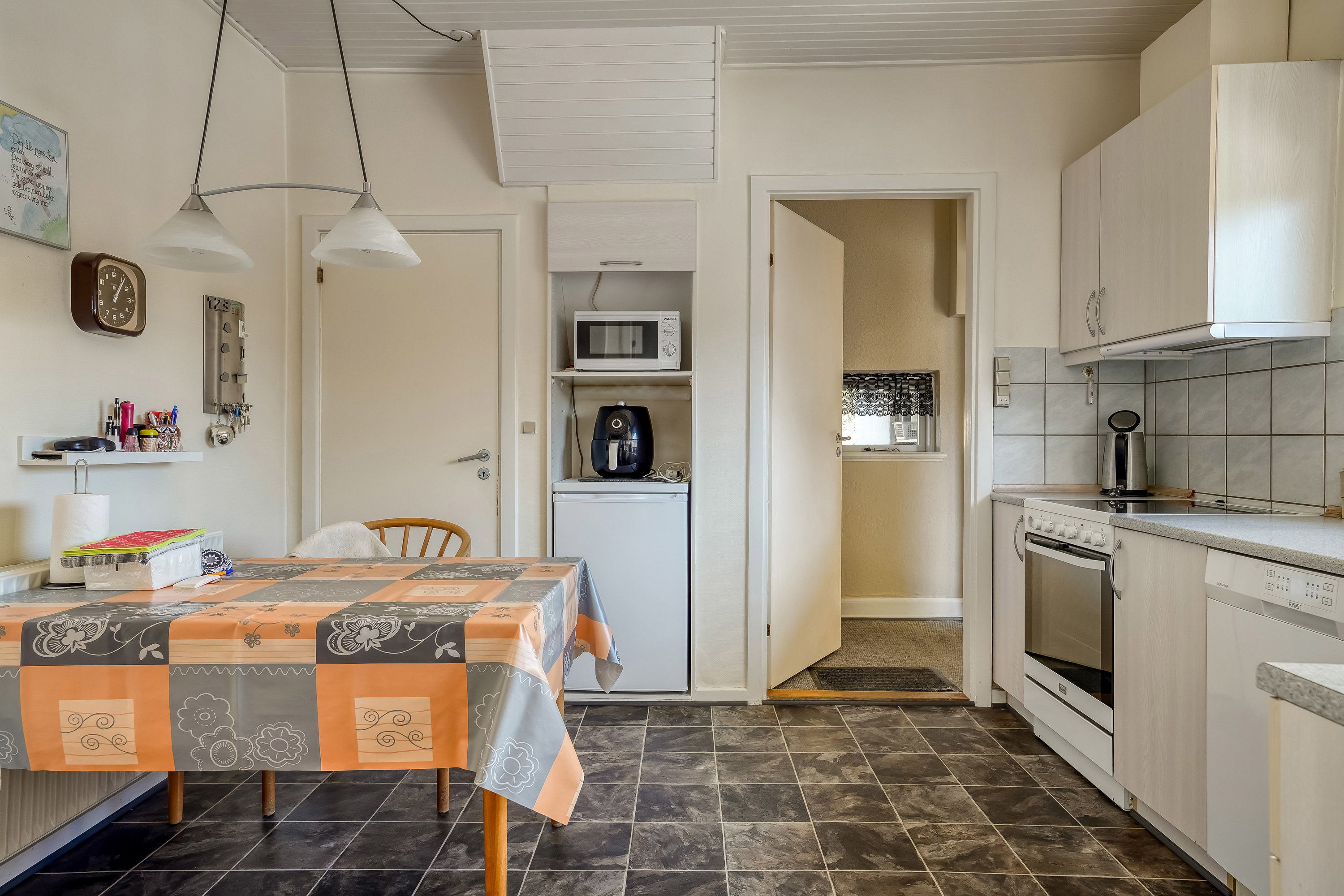 Fremhævet køkken billede i fuldskærmstilstand. Billede af Hjortebjergvej 12, Harndrup, 5463 Harndrup