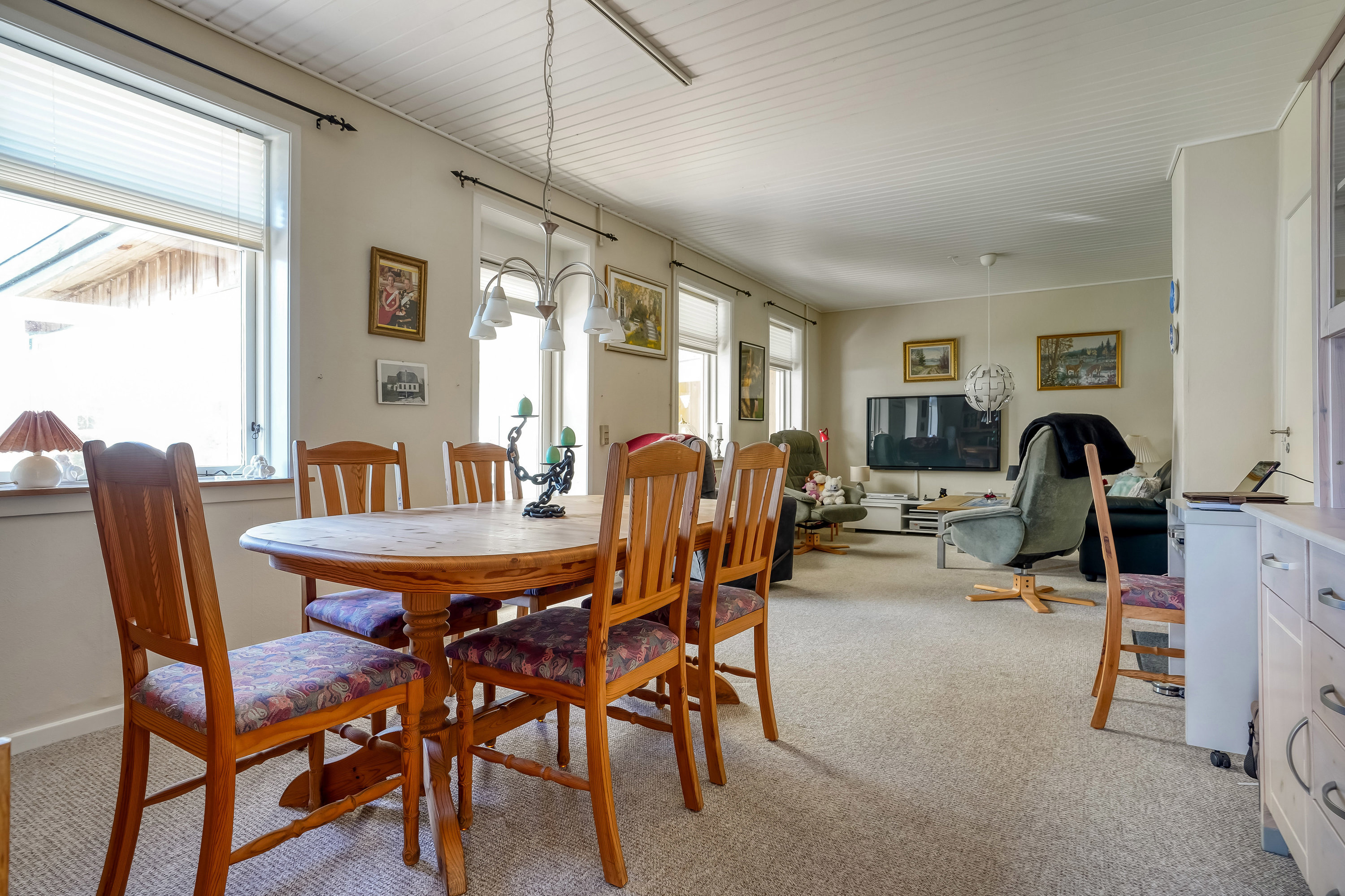 Fremhævet stue billede i fuldskærmstilstand. Billede af Hjortebjergvej 12, Harndrup, 5463 Harndrup