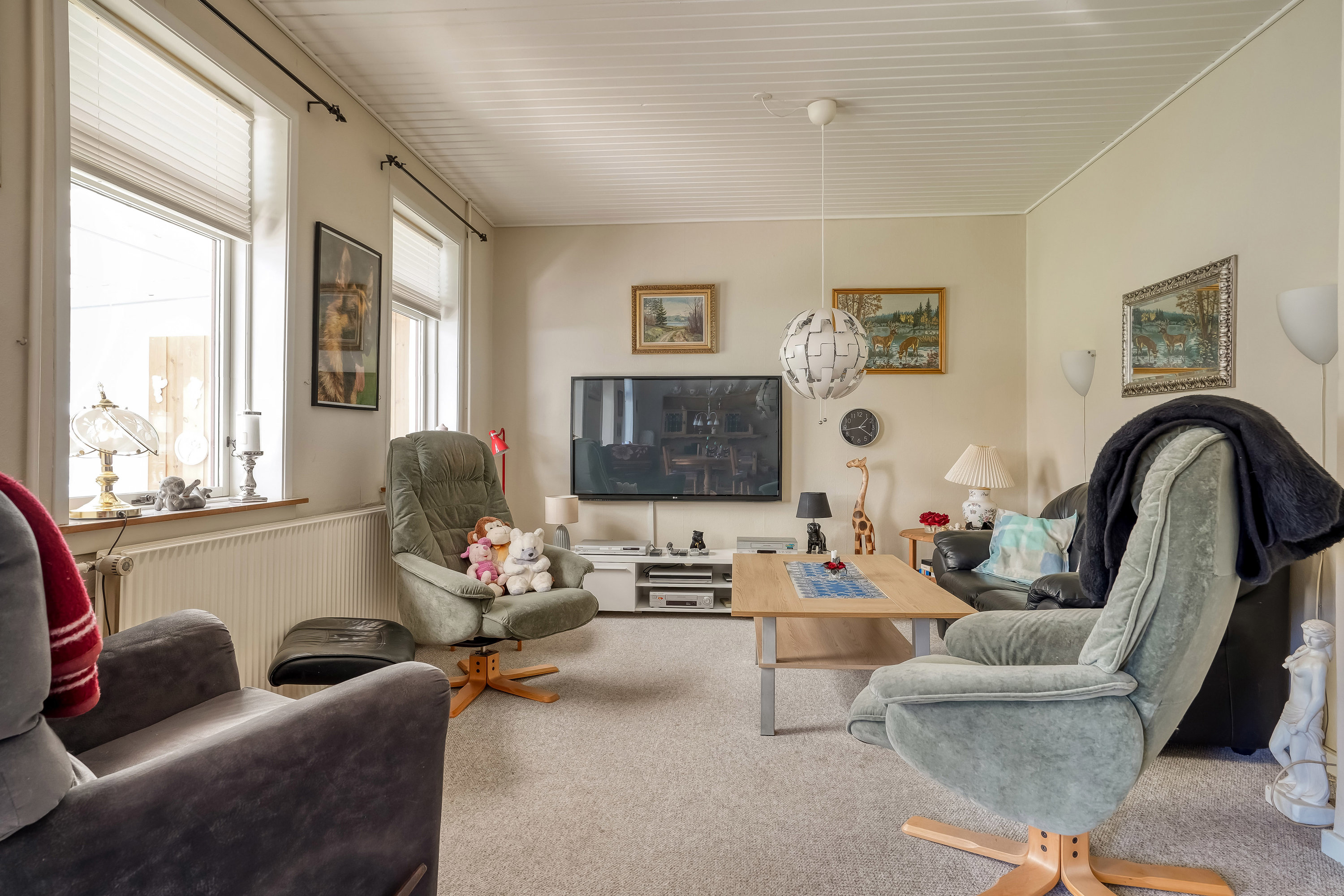 Fremhævet stue billede i fuldskærmstilstand. Billede af Hjortebjergvej 12, Harndrup, 5463 Harndrup