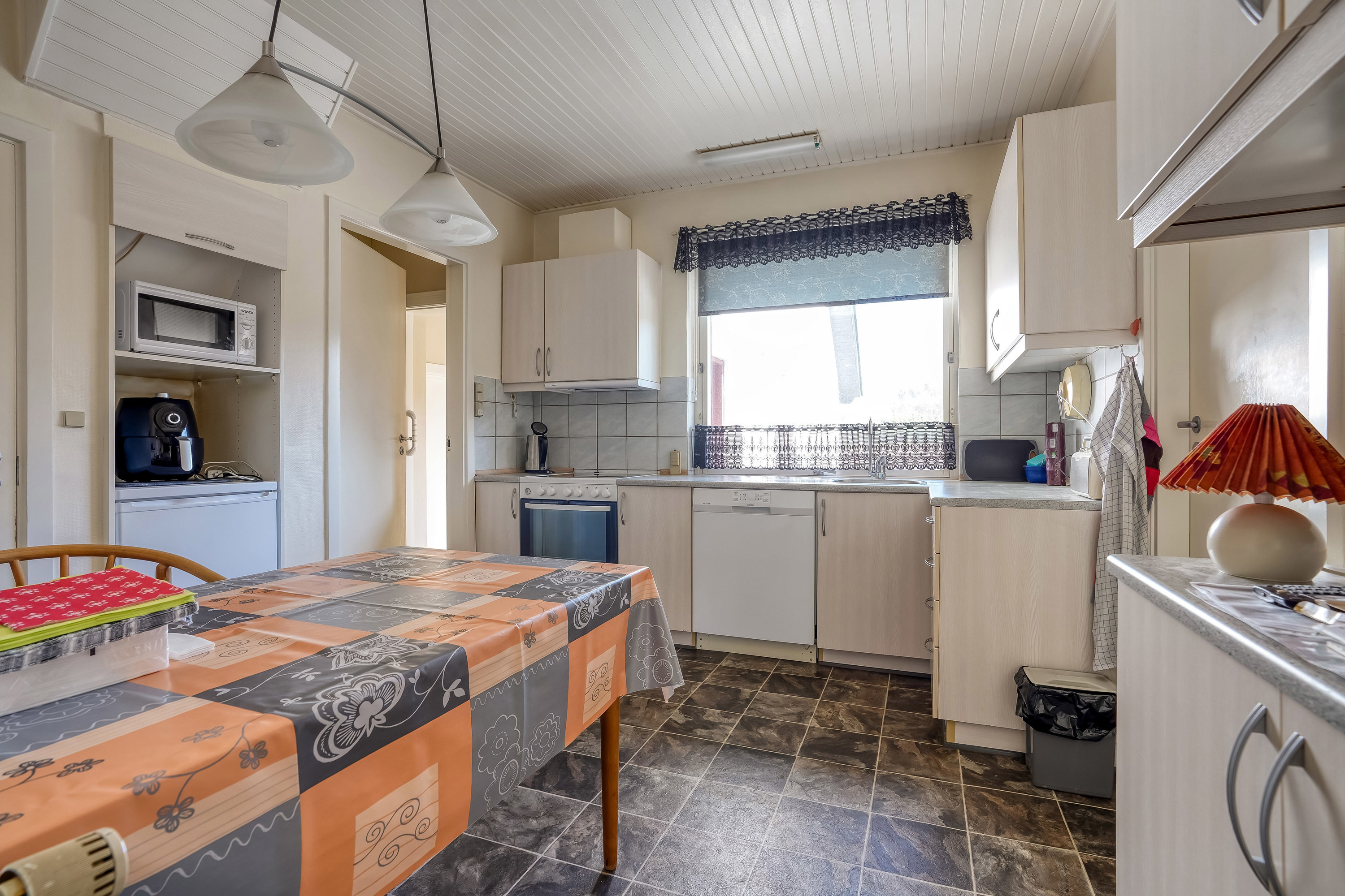 Fremhævet køkken billede i fuldskærmstilstand. Billede af Hjortebjergvej 12, Harndrup, 5463 Harndrup