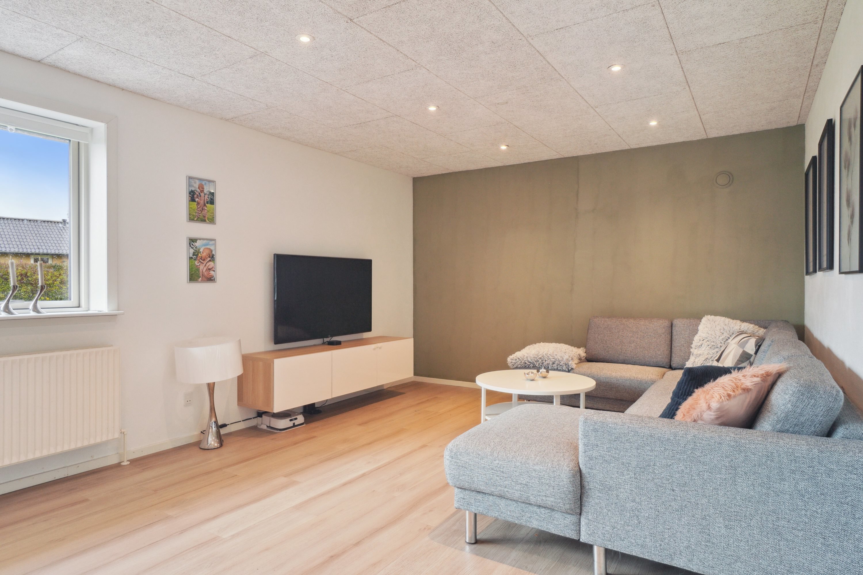 Fremhævet  billede i fuldskærmstilstand. Billede af Solbakken 7B, 9240 Nibe